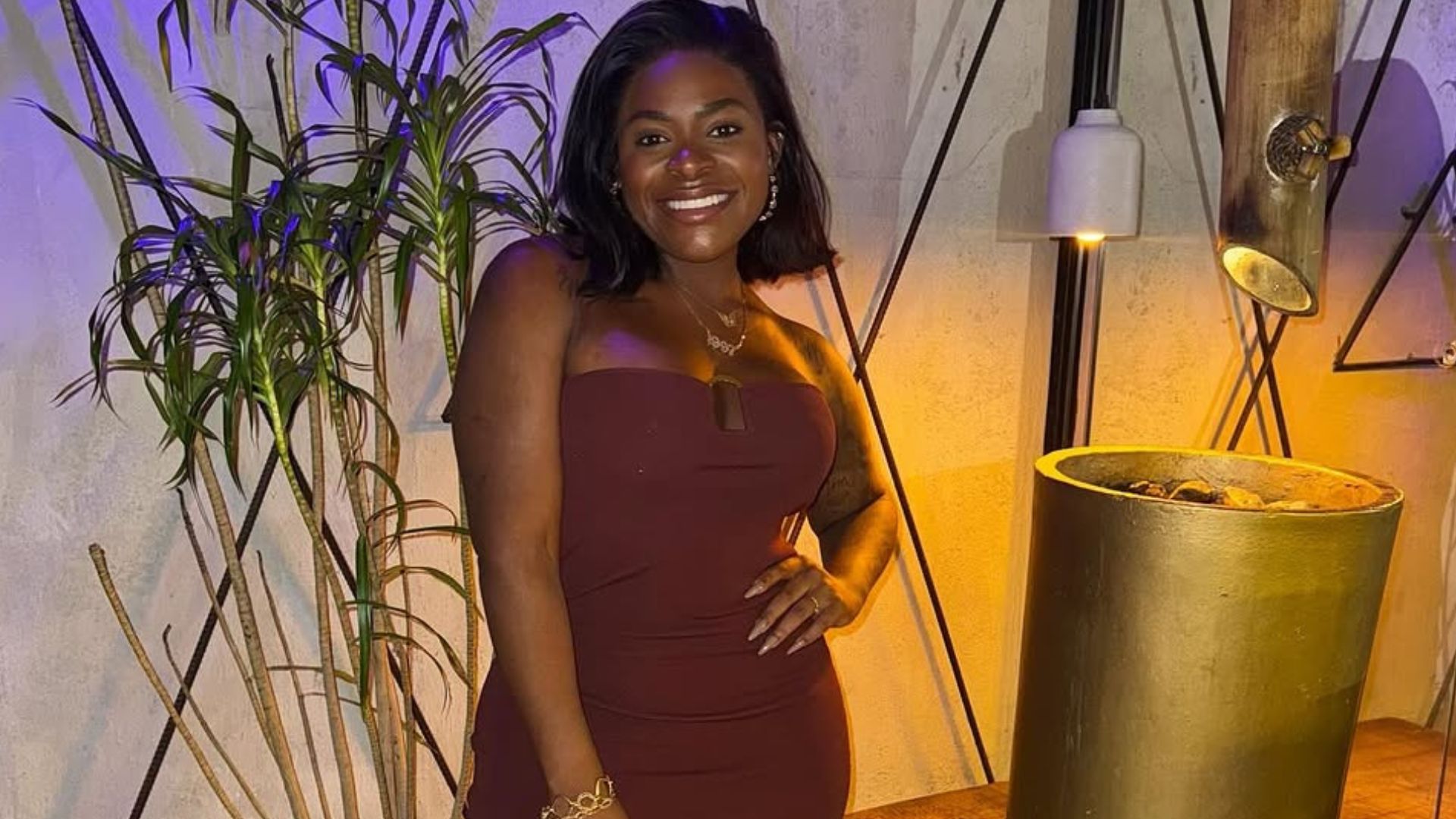 Jojo Todynho choca ao mostrar calça que usava antes de perder mais de 80kg