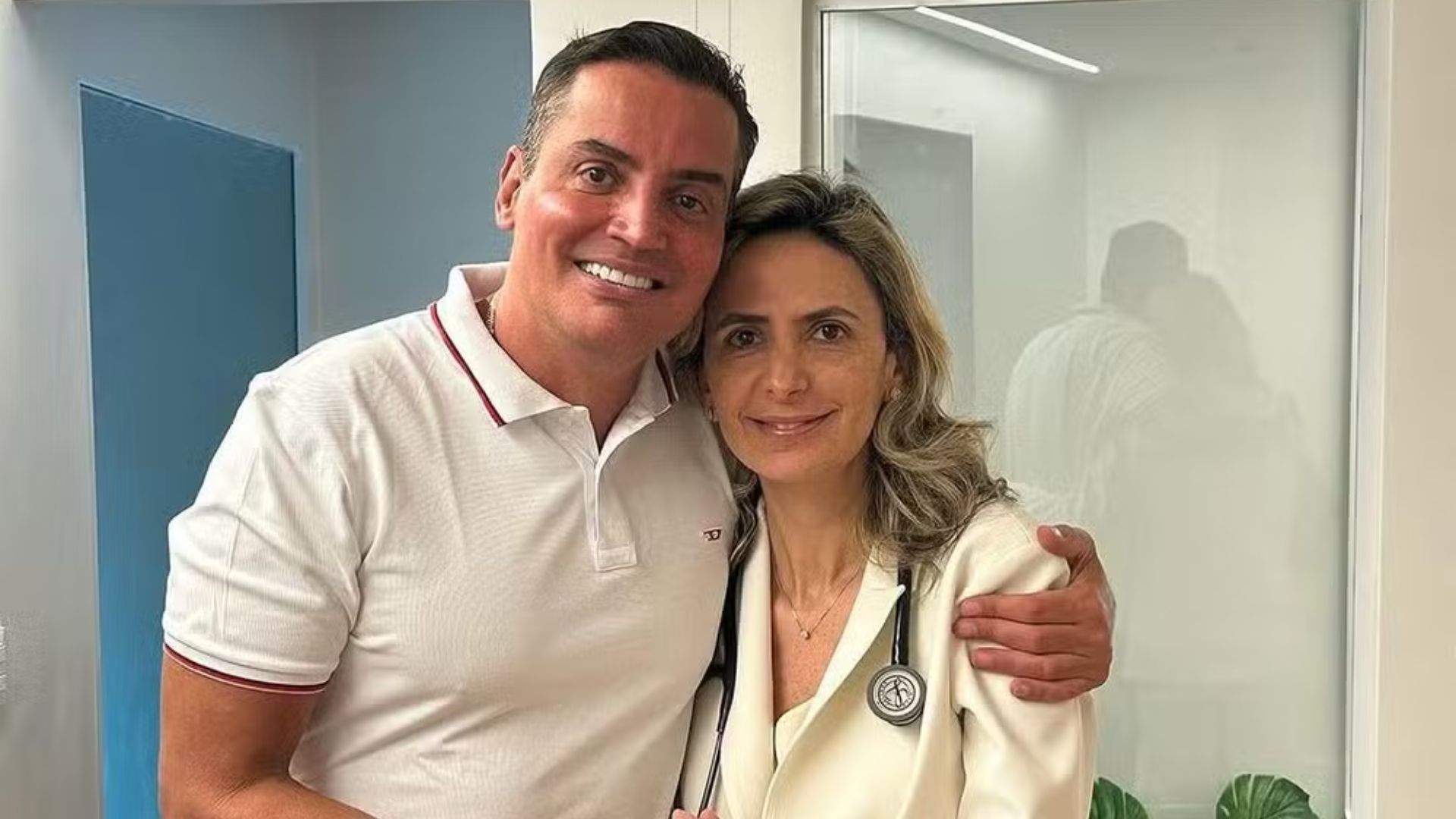 Após alta hospitalar, Leo Dias agradece à sua médica: “Nunca mais serei o mesmo”