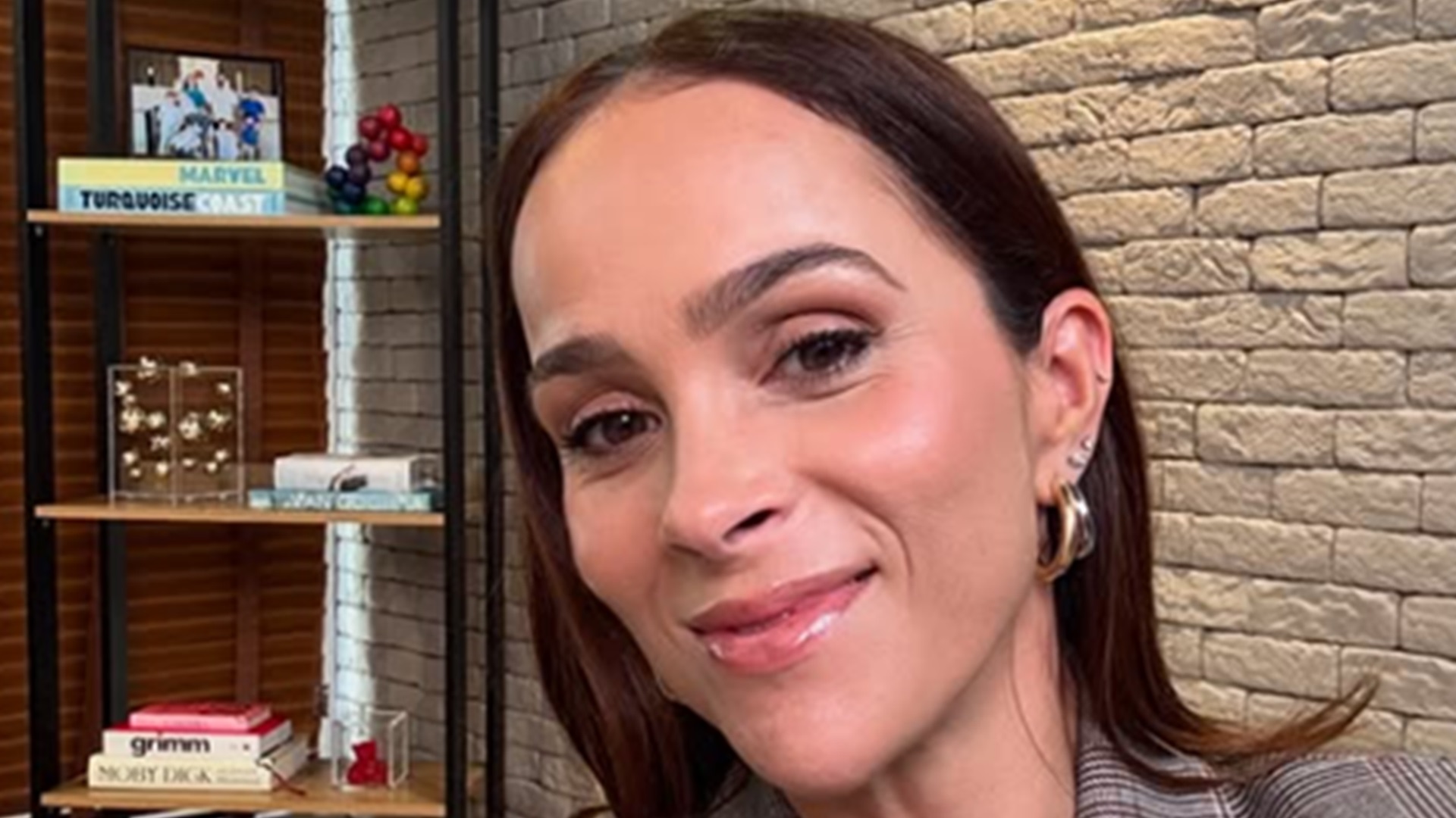 Leticia Cazarré revela que passou por cirurgia e atualiza estado de saúde