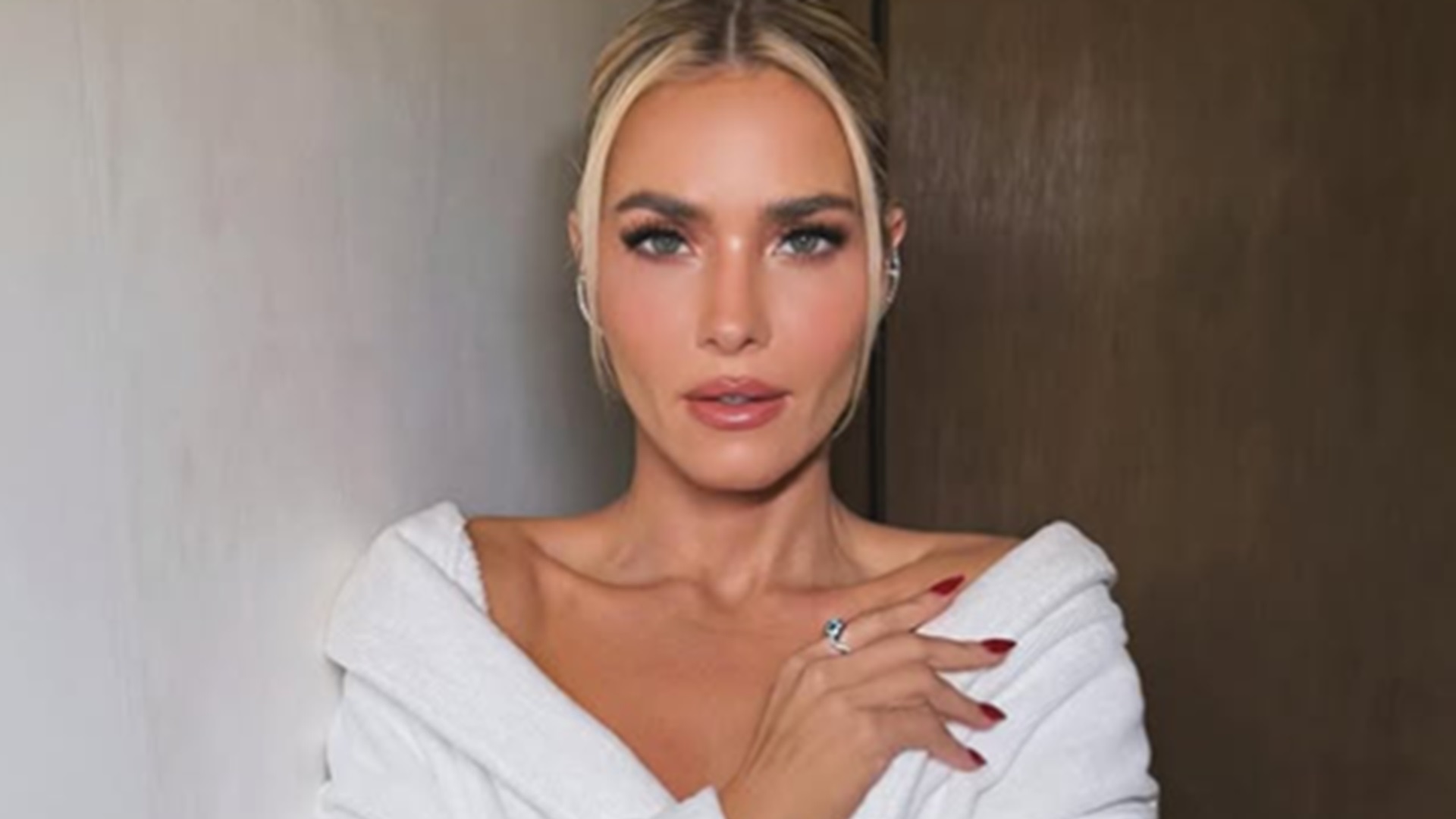 Monique Alfradique intriga seguidores ao publicar nota misteriosa: ‘Impossibilitada’