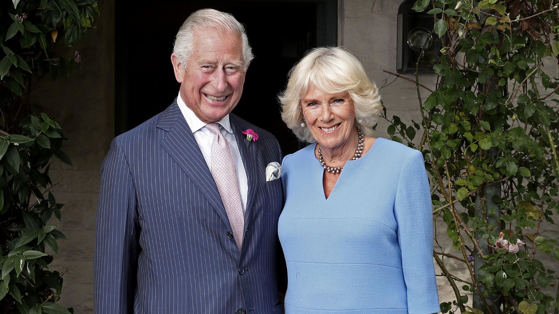 Rei Charles e Rainha Camilla completam 20 anos de casamento com celebração na Itália