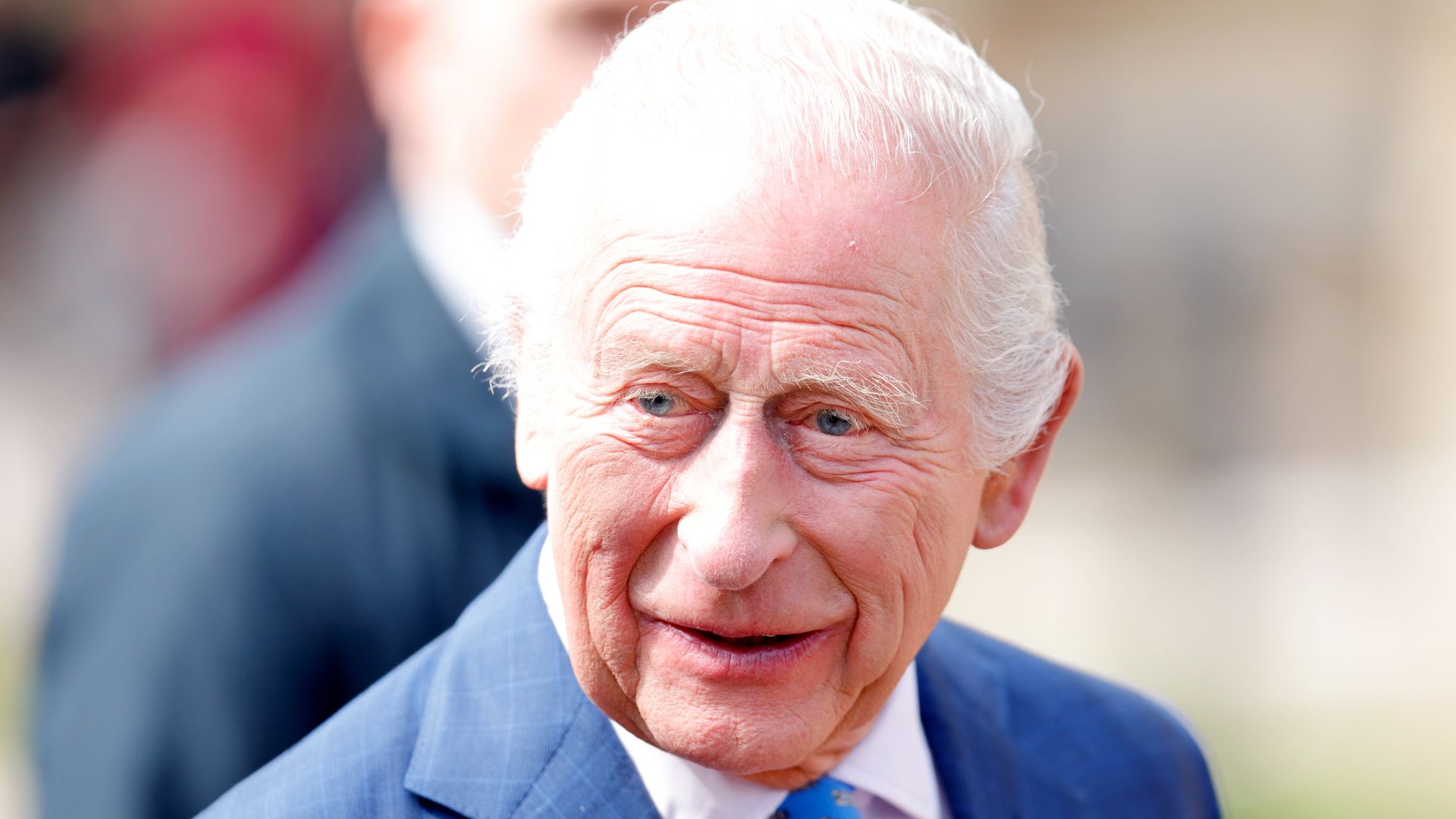 Rei Charles III exalta trabalho de profissionais em meio ao tratamento de câncer: “Muito grato”