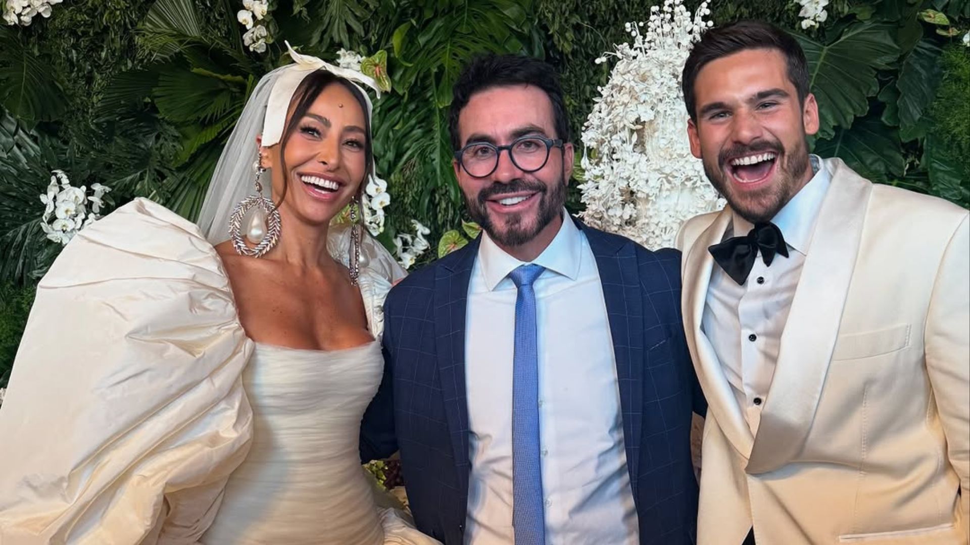 Sabrina Sato relembra casamento em homenagem para Padre Fábio de Melo