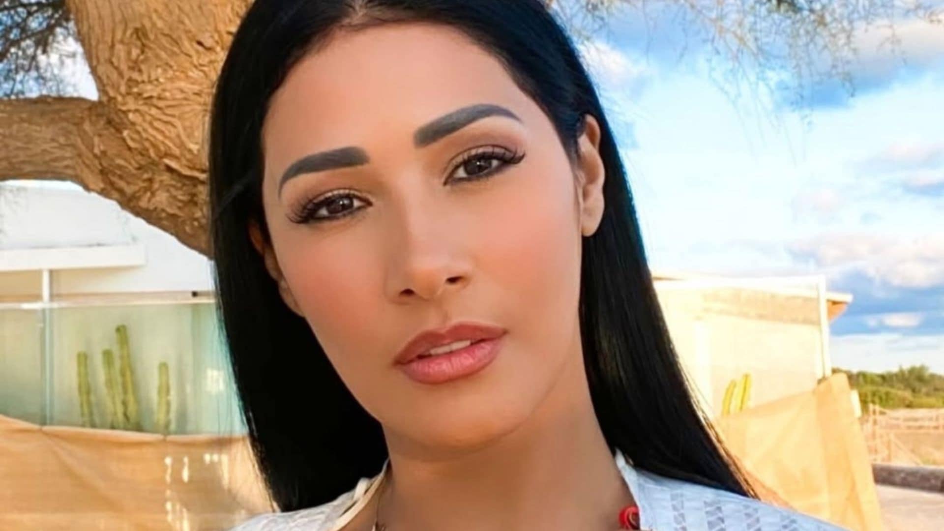Simaria Mendes reaparece e posta nova foto arrasadora de biquíni