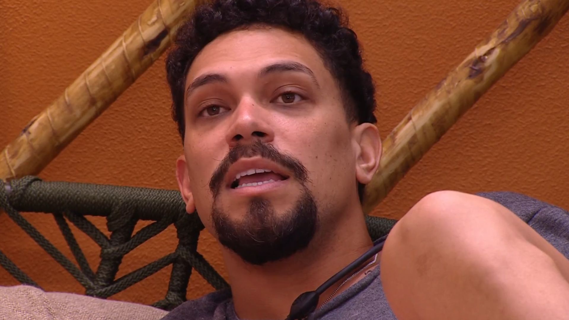 BBB 25: Vinicius lamenta conflito com Renata: ‘Acha que tem a verdade’