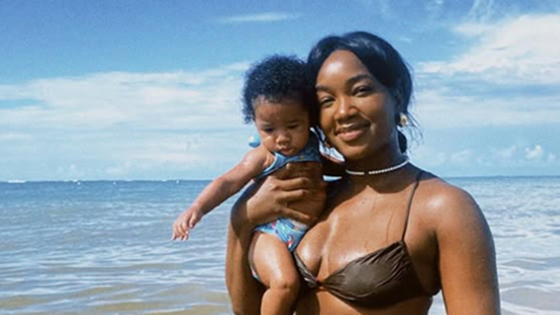 Filha de Iza e Yuri Lima chama atenção em passeio com os pais