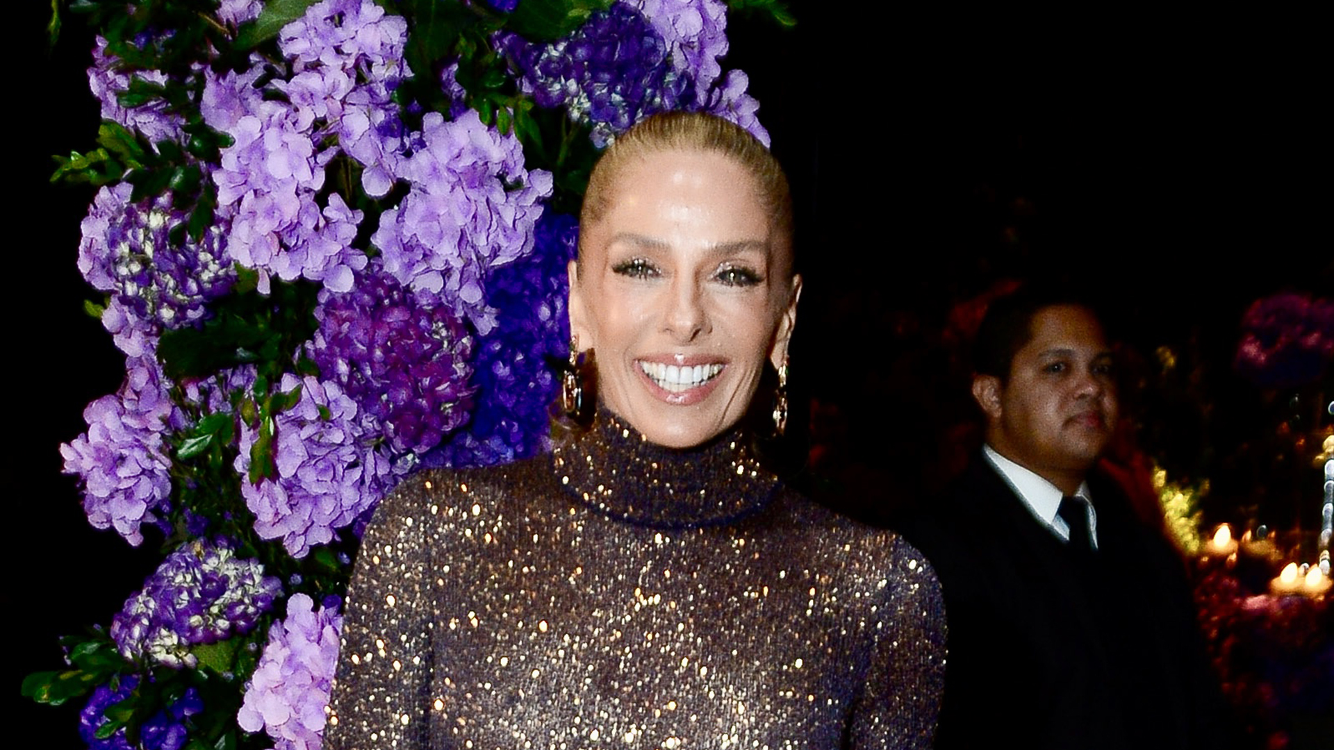 Adriane Galisteu é eleita a mais bem-vestida da festa de Roberto Justus e Ana Paula