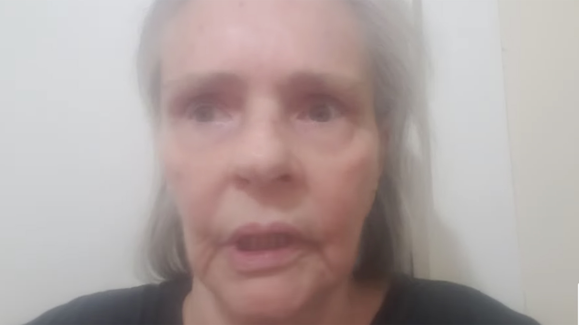Angela Ro Ro revela suspeita de câncer e pede dinheiro para os fãs