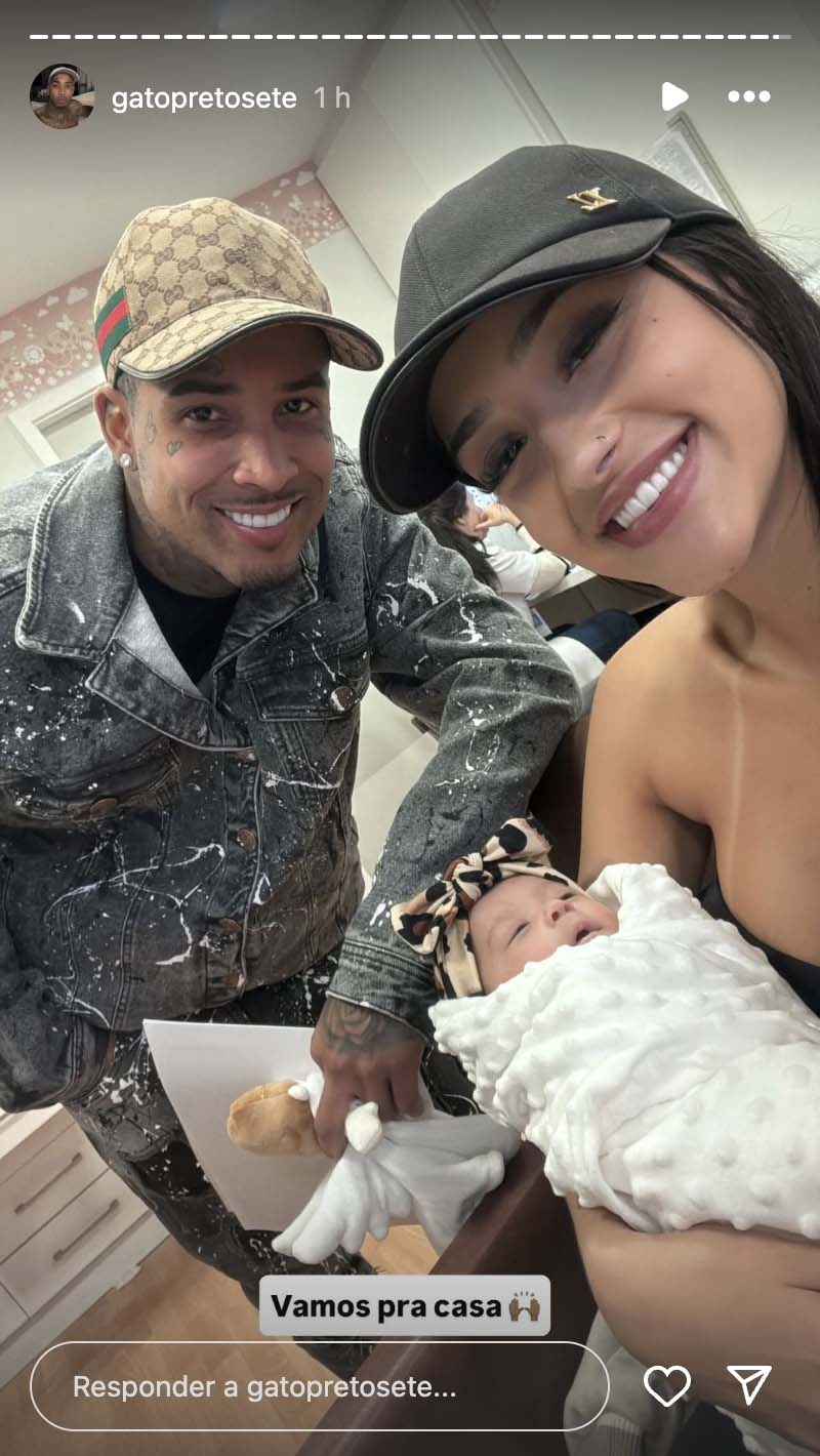 Bia Miranda celebra a alta hospitalar da filha