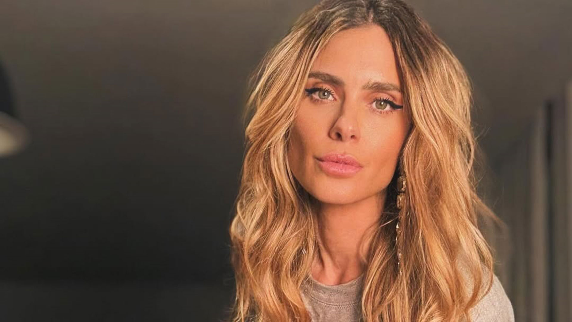 Carolina Dieckmann arrasa com look vintage: ‘A mãe tá on’