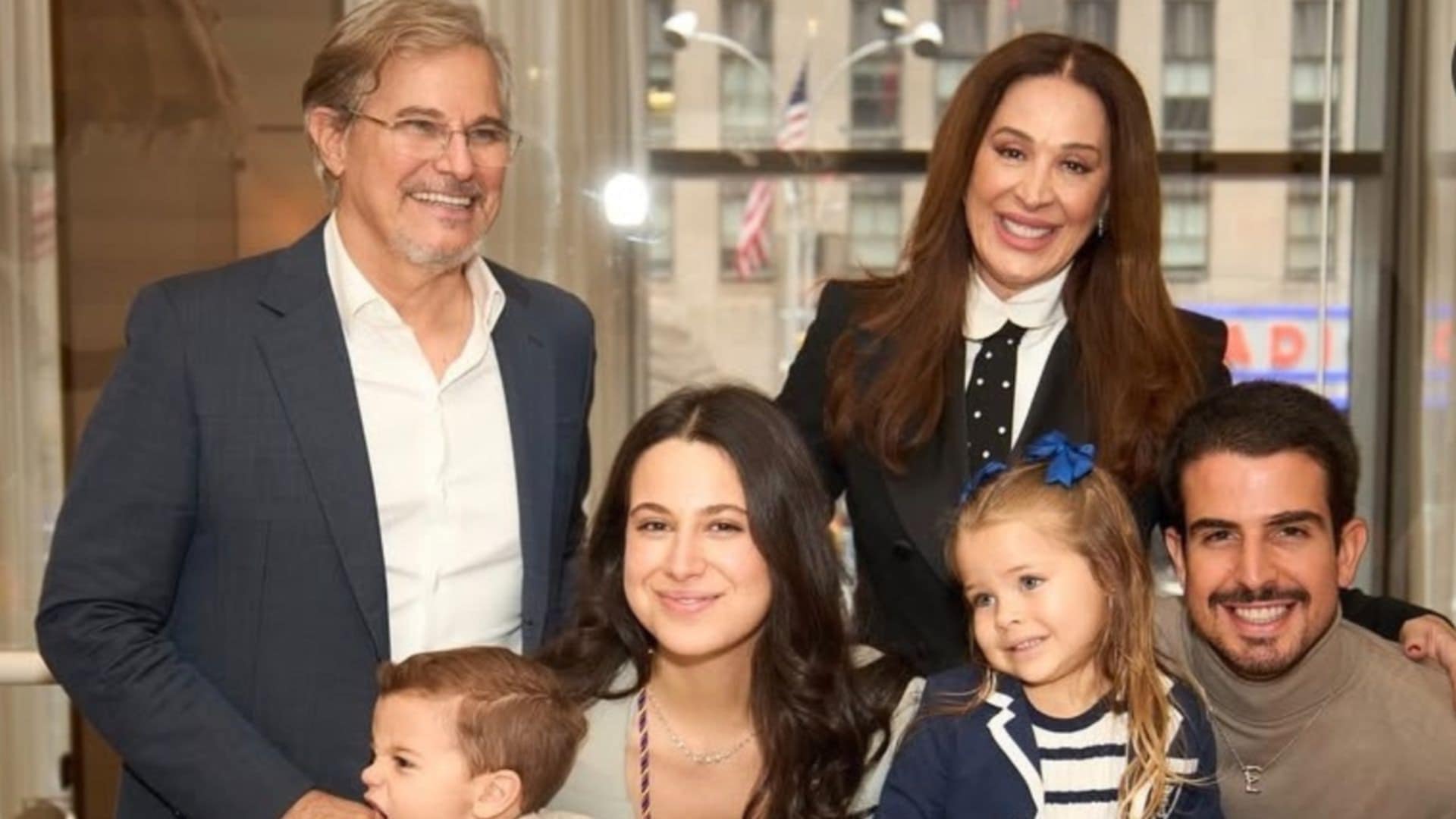 Claudia Raia e Edson Celulari juntam suas famílias em comemoração; veja