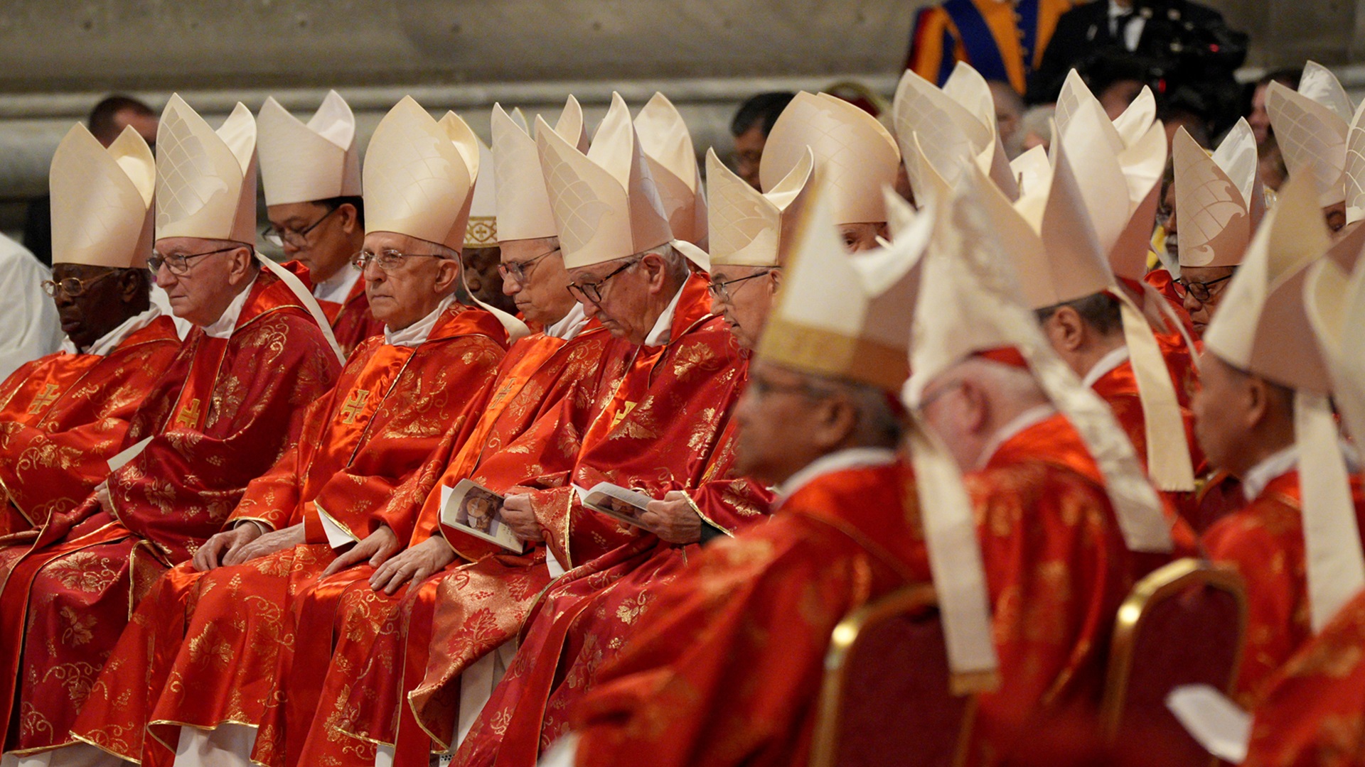 Conclave: Vaticano comete erro e anuncia novo papa por engano