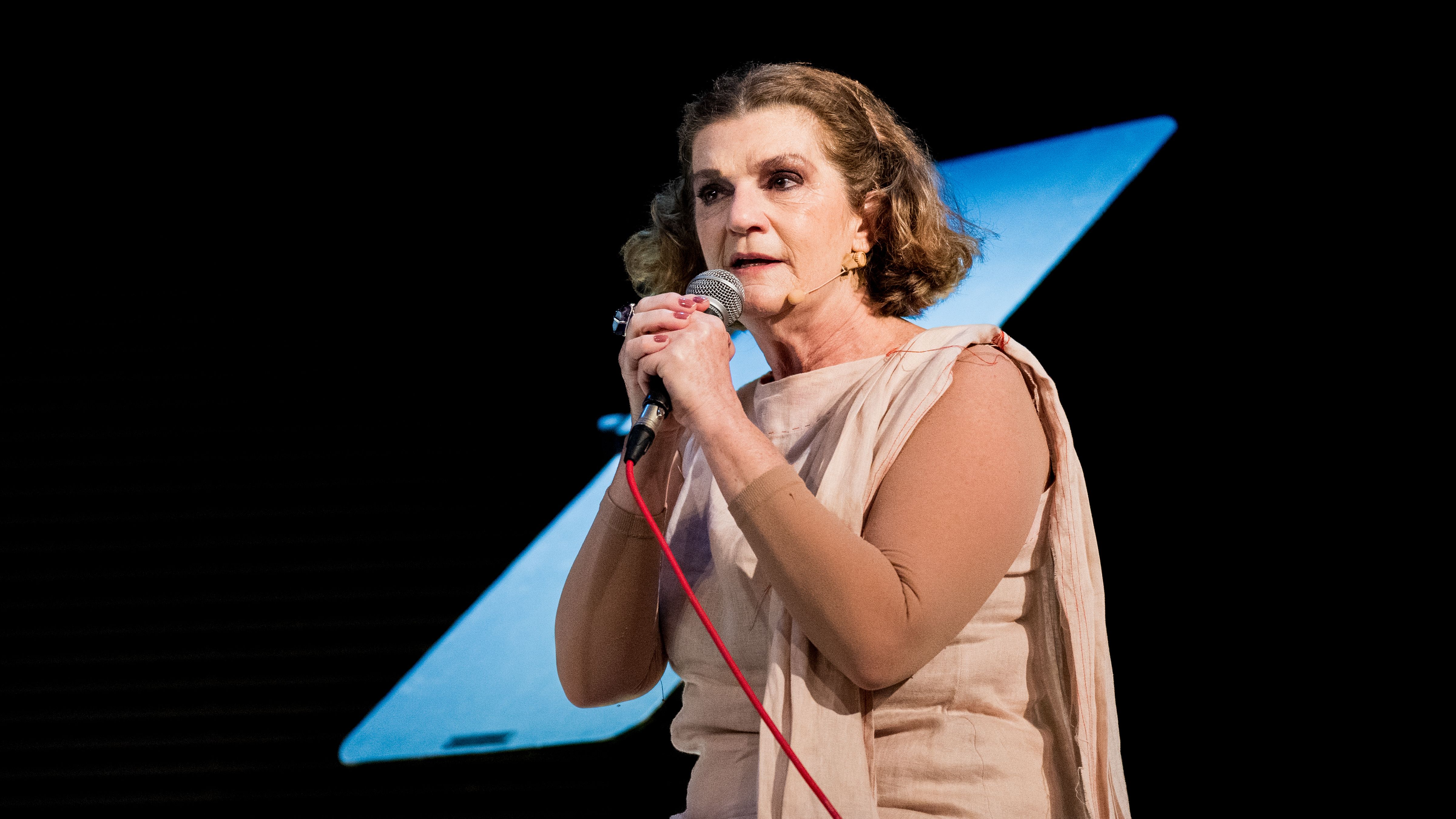 Beth Zalcman encarna mulheres históricas no teatro: ‘Falar da alma feminina’