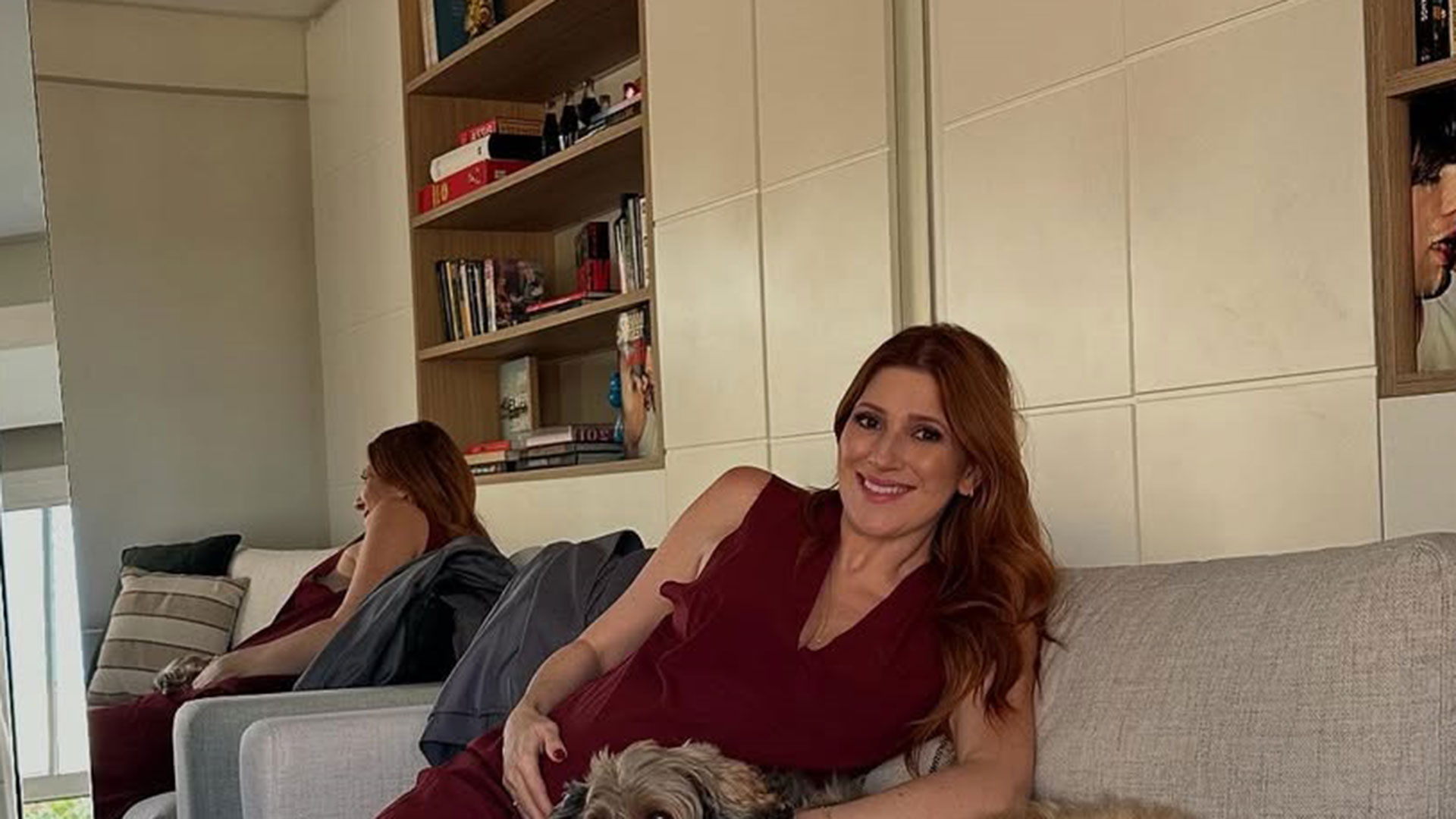 Dani Calabresa encanta em novas fotos exibindo o barrigão