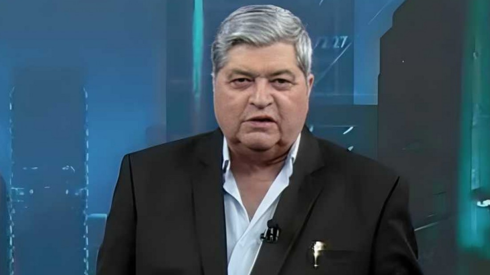 Datena assina com a RedeTV! poucos dias após sair do SBT