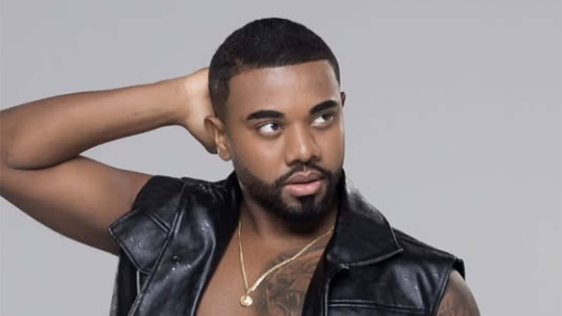 Ex-BBB Davi Brito exibe resultado da lipoaspiração: ‘Tanquinho’