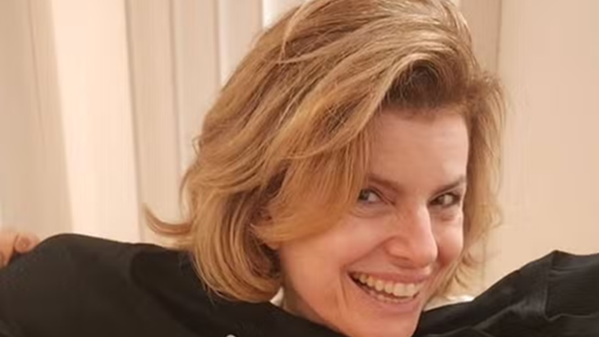 Filho de Debora Bloch mostra presente diferente que a atriz ganhou de aniversário