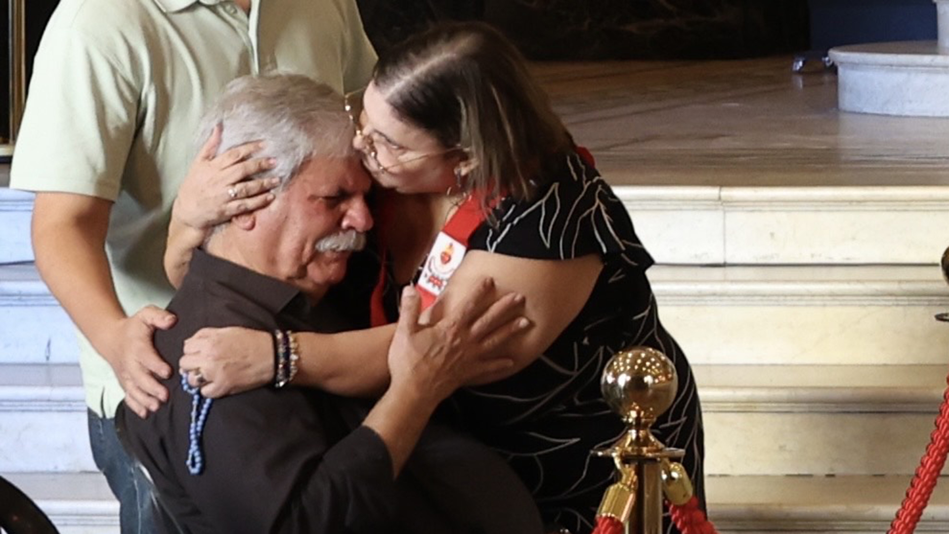 Velório de Nana Caymmi conta com a presença de familiares e amigos