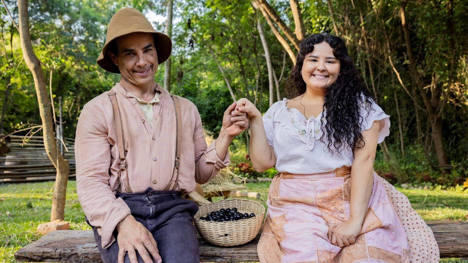 Anderson Di Rizzi e Castorine vivem desafio na carreira com novela: ‘Outro universo’