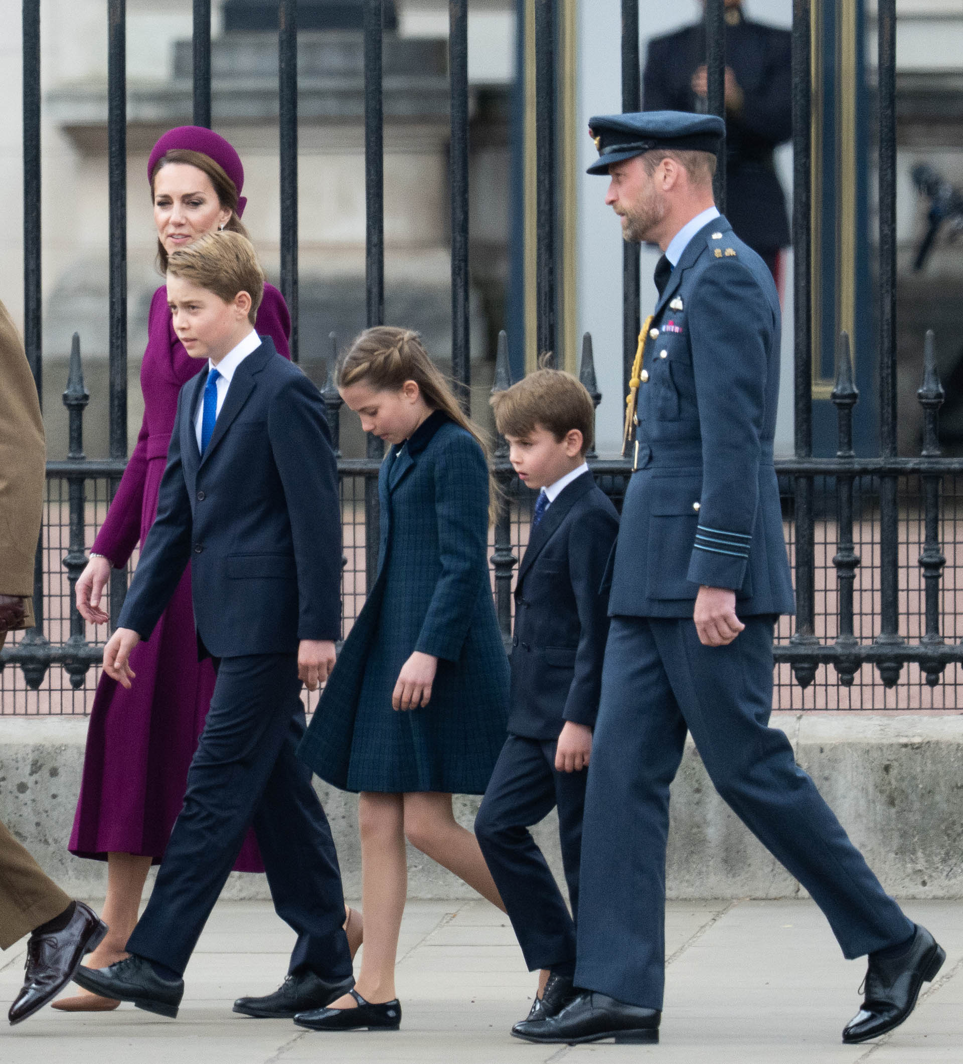 Príncipe George, príncipe Louis e princesa Charlotte com os pais, príncipe William e Kate Middleton - Foto: Getty Images