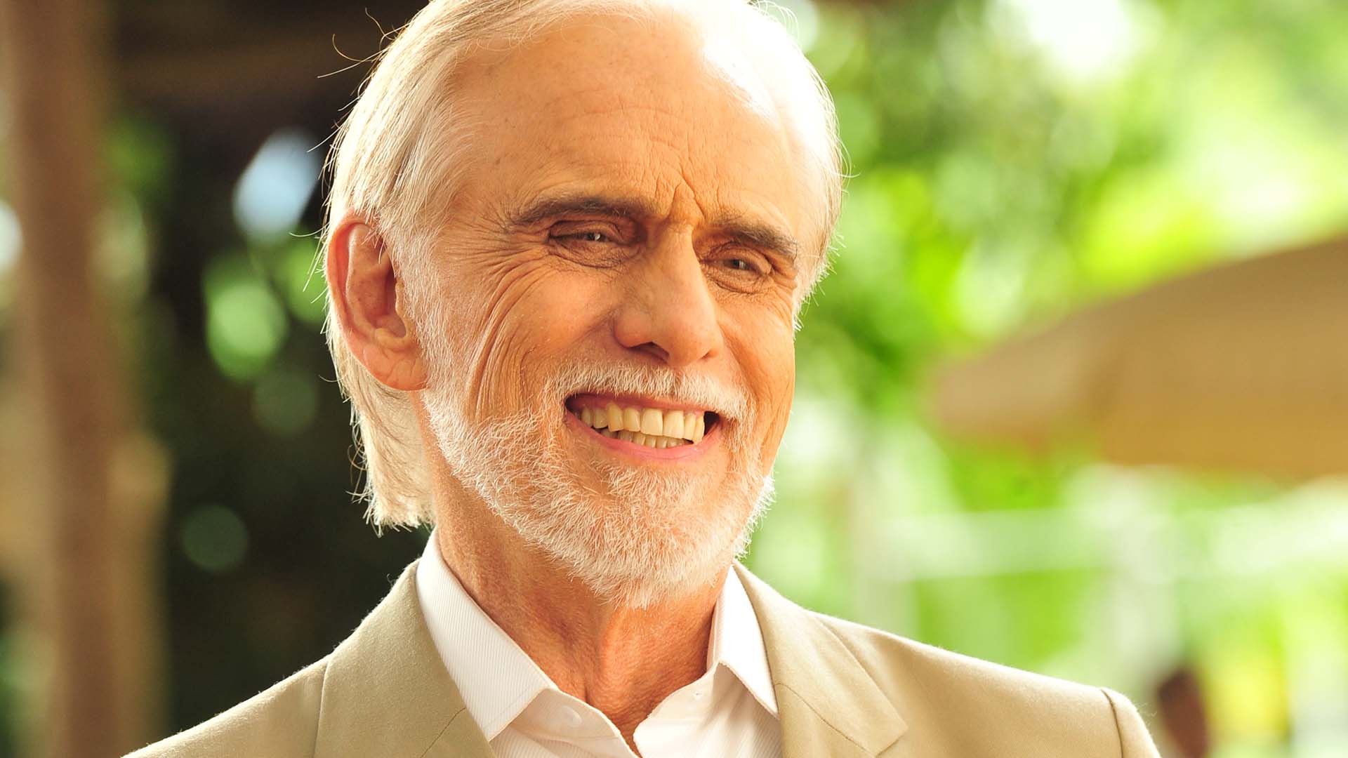 Longe das novelas, Francisco Cuoco reaparece em homenagem da Globo