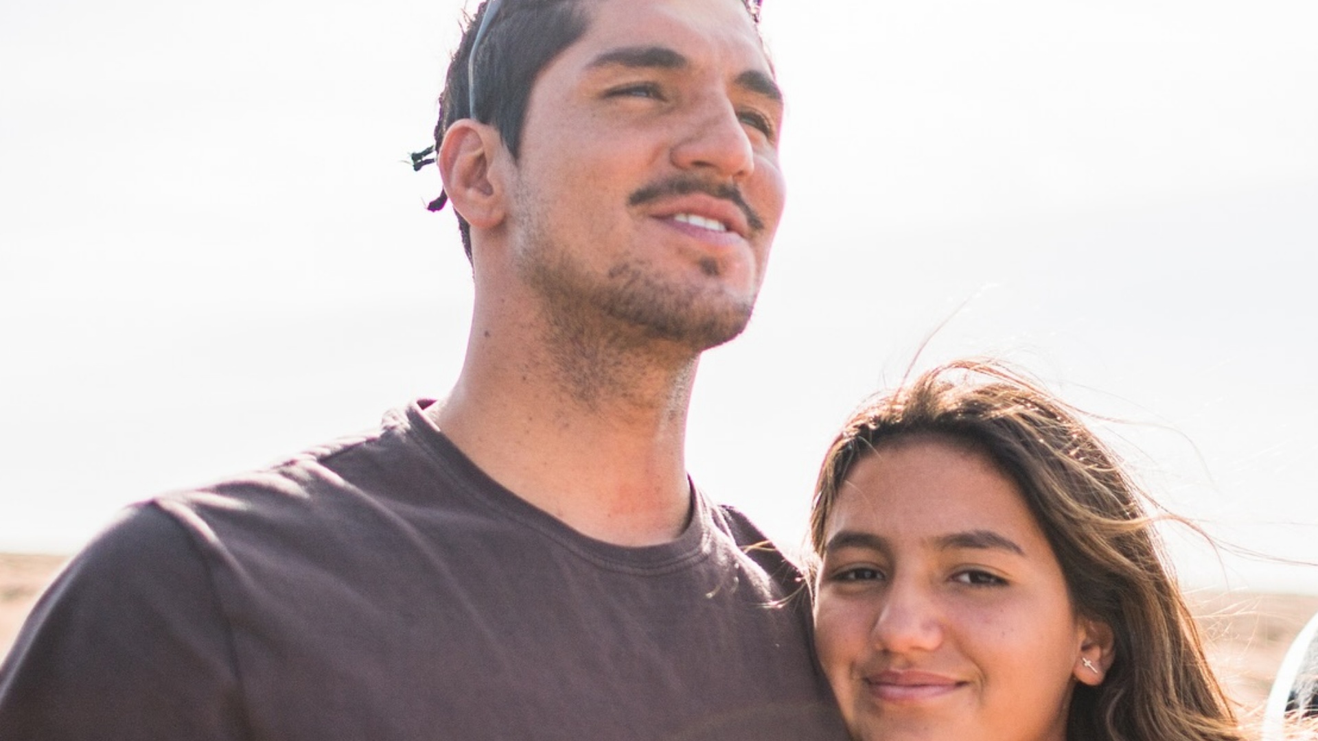 Gabriel Medina presta homenagem no aniversário da irmã: ‘Minha eterna pequena’