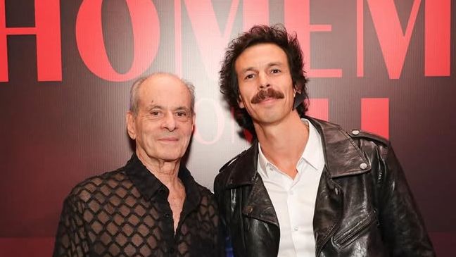 Diretor Esmir Filho recorda bastidores de filme sobre Ney Matogrosso: ‘Ele sempre fez parte’