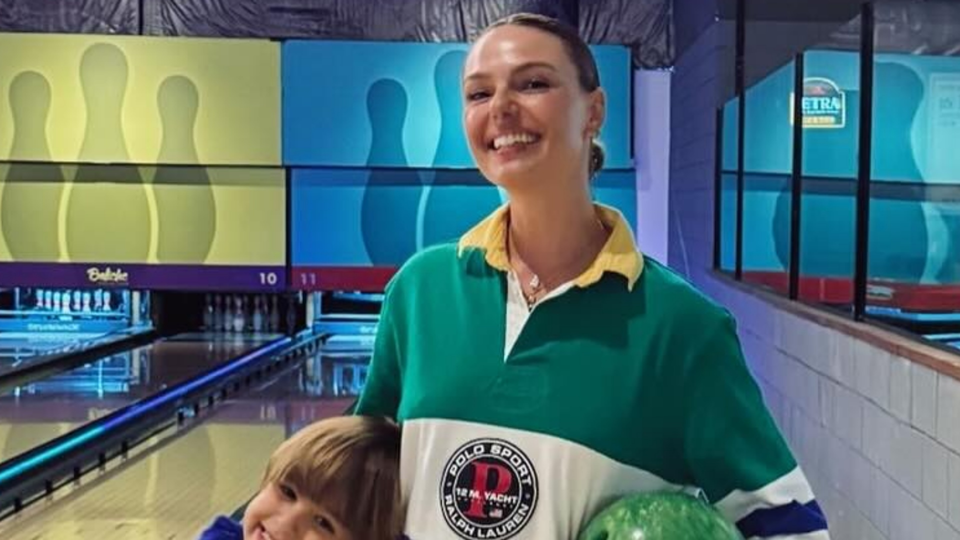 Filho de Isis Valverde rouba a cena em foto com a mãe: ‘Um rapazinho’