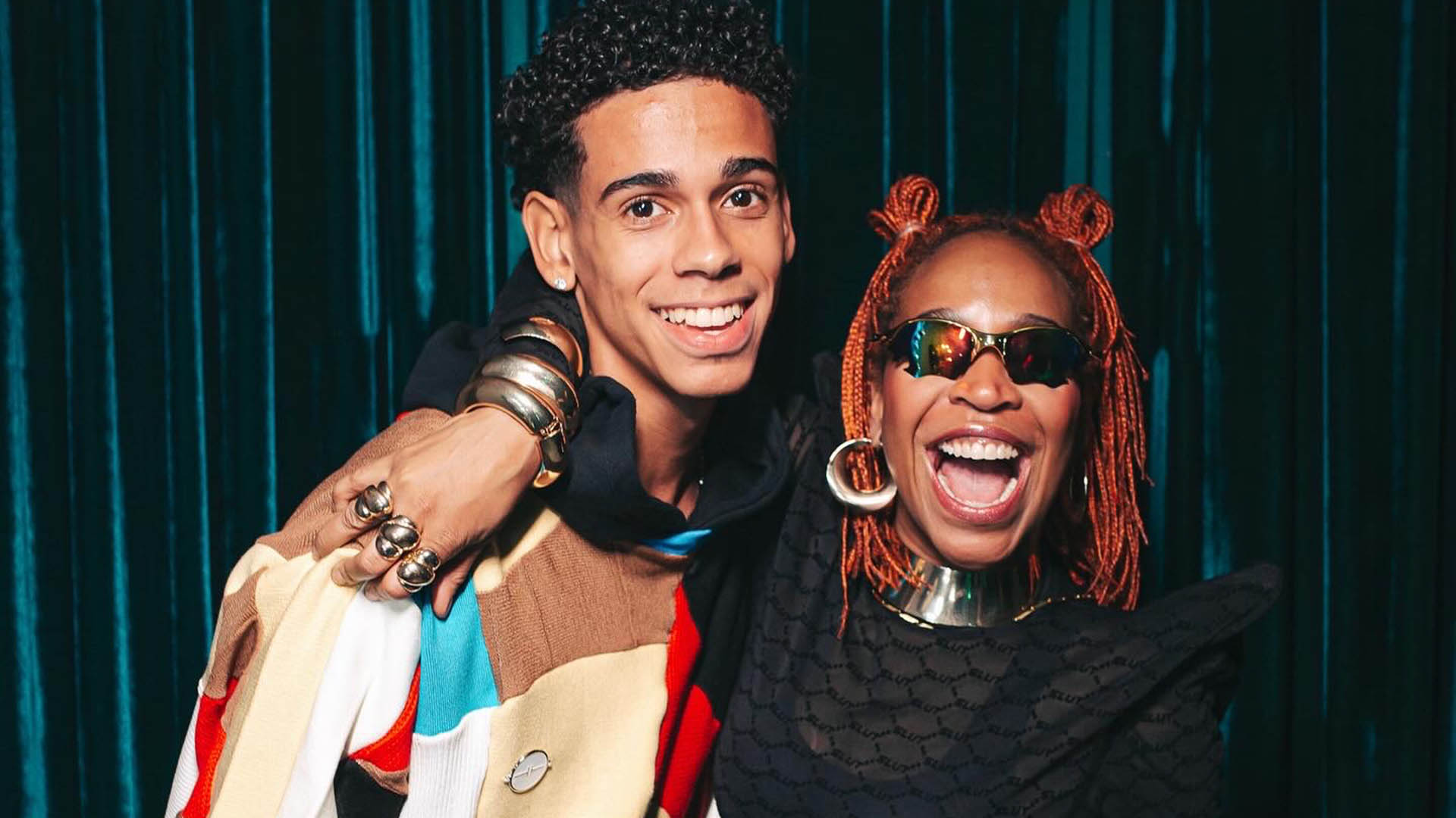 Dia das Mães: Karol Conká celebra nova fase profissional do filho, Jorge Conjota