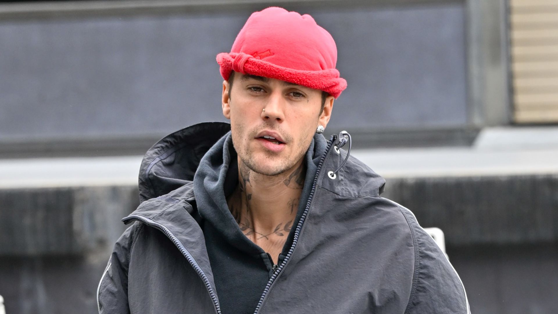Médica explica doença que afastou Justin Bieber dos palcos: ‘Sintomas neurológicos ‘