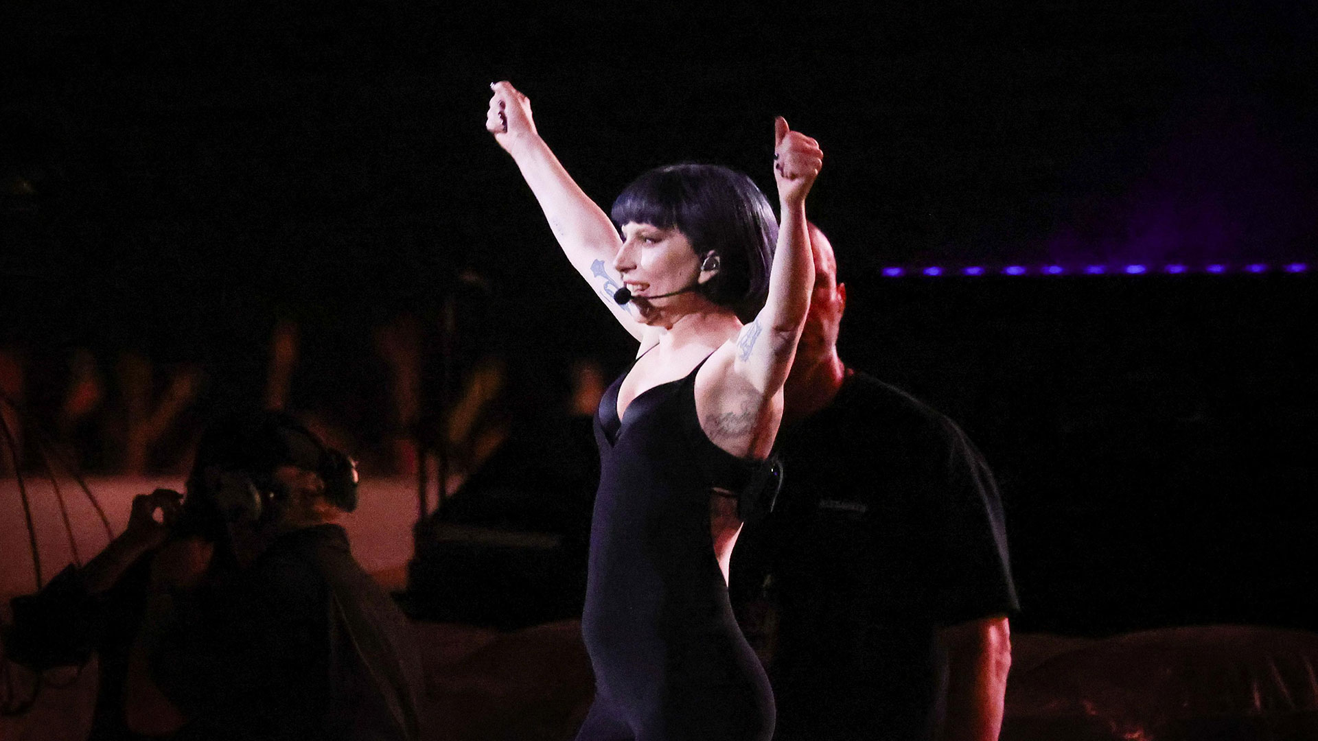 Olha ela! Lady Gaga ensaia para mega show na praia de Copacabana