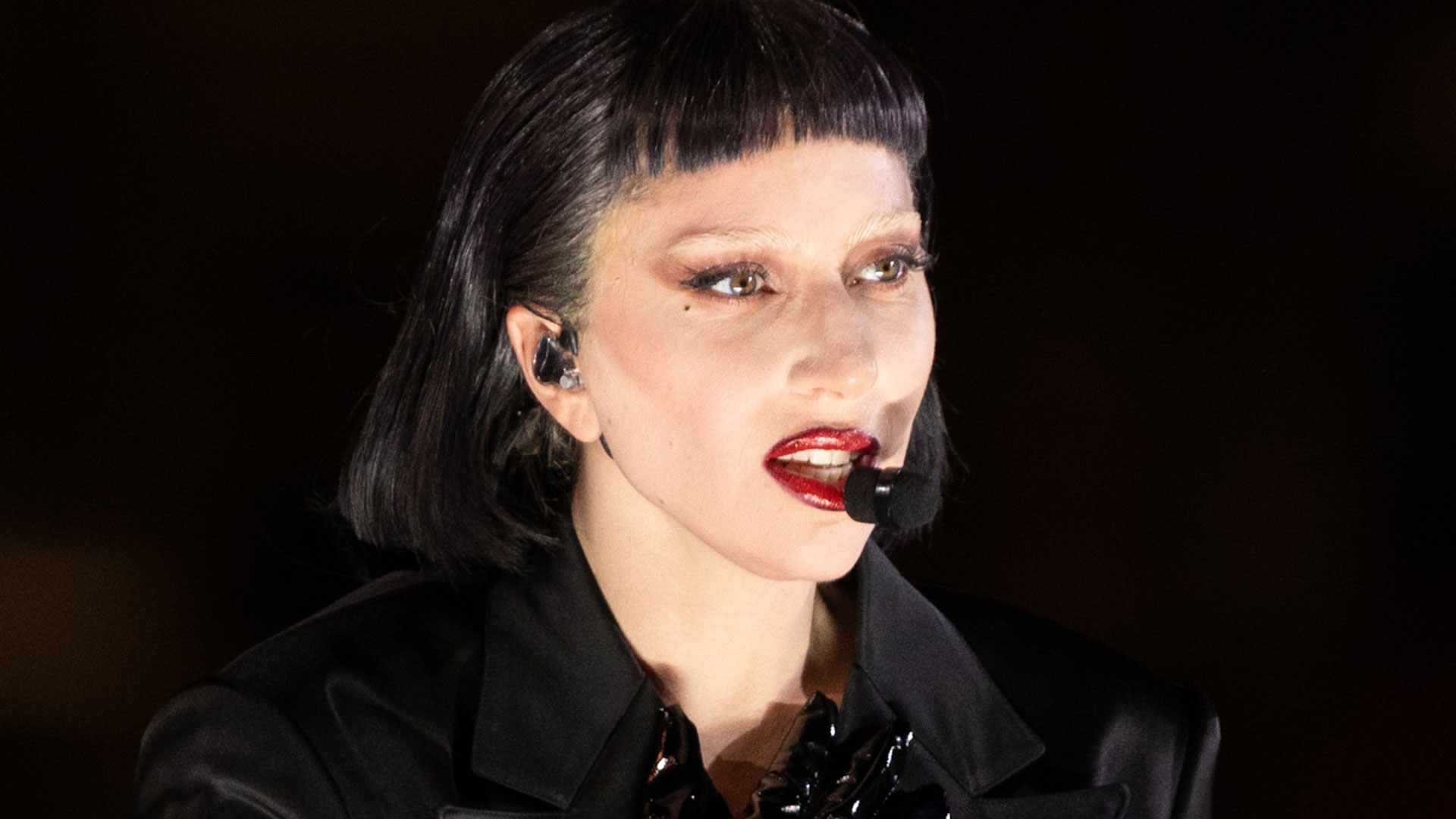 Equipe de Lady Gaga se pronuncia sobre ameaça de bomba em show