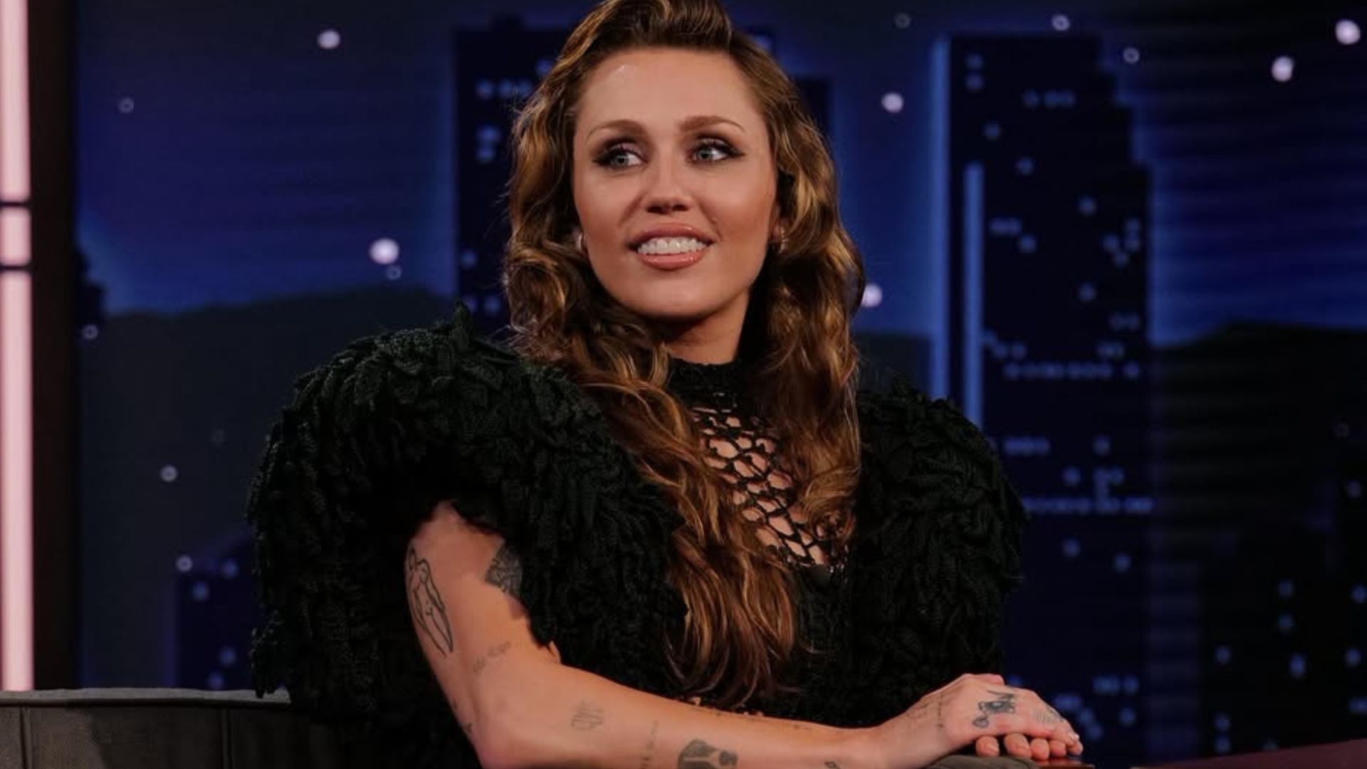 Médica faz alerta para problema de saúde de Miley Cyrus: ‘Complicações graves’