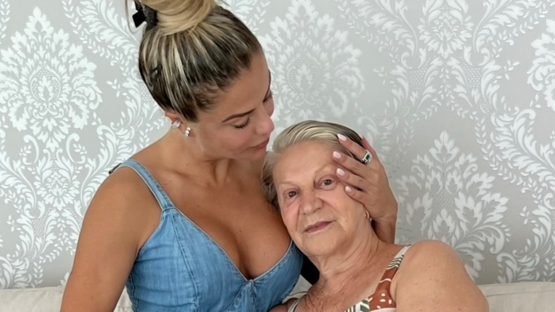 Poliana Rocha se declara no aniversário da mãe: ‘Te amo infinitamente’