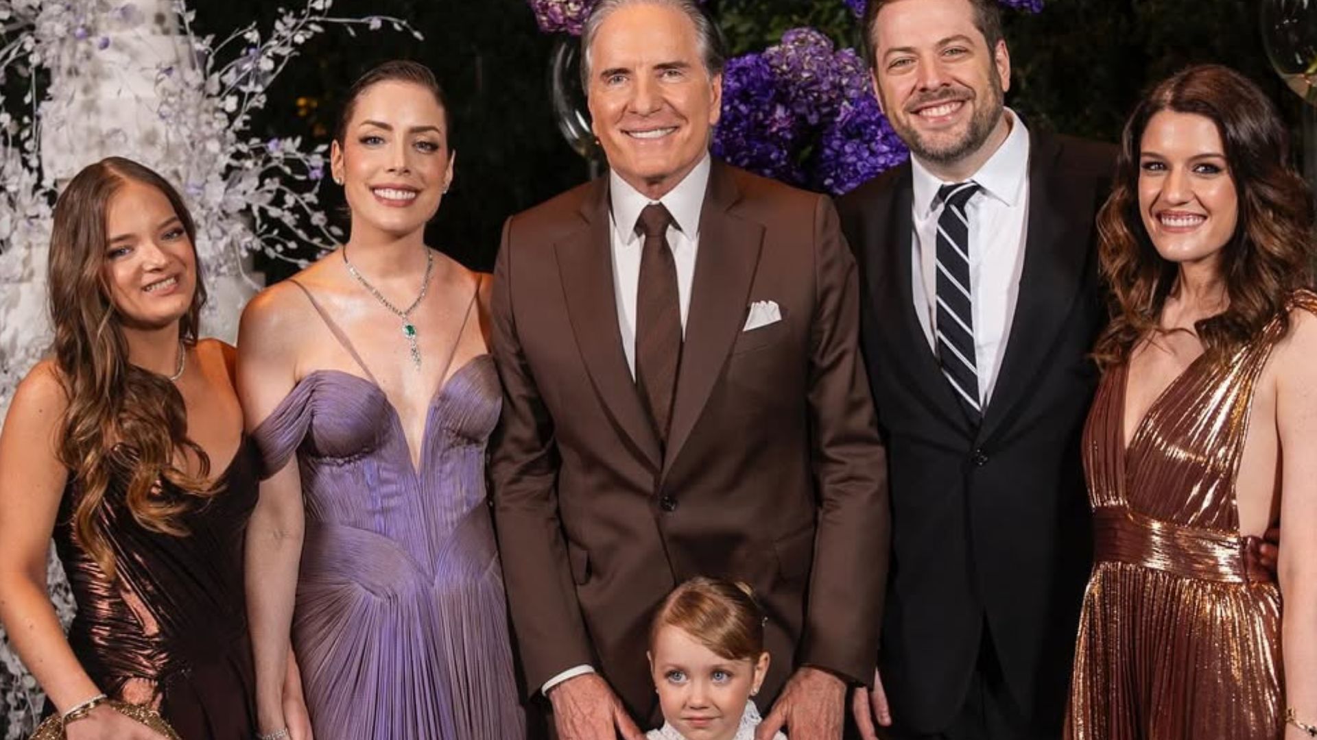 Rafaella Justus com o pai e os irmãos