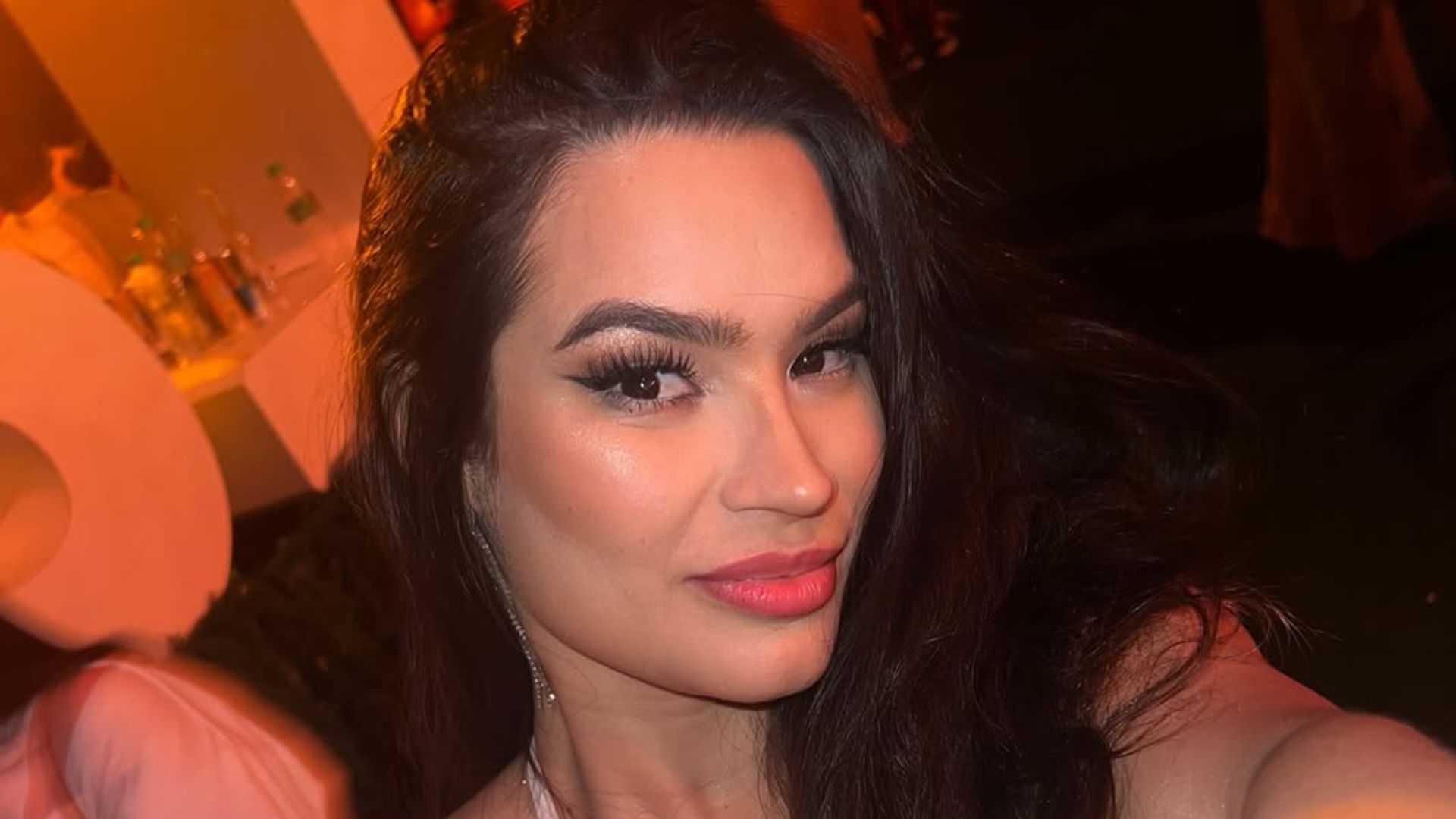 Grávida de oito meses, Raissa Barbosa sofre acidente e vai às pressas ao hospital