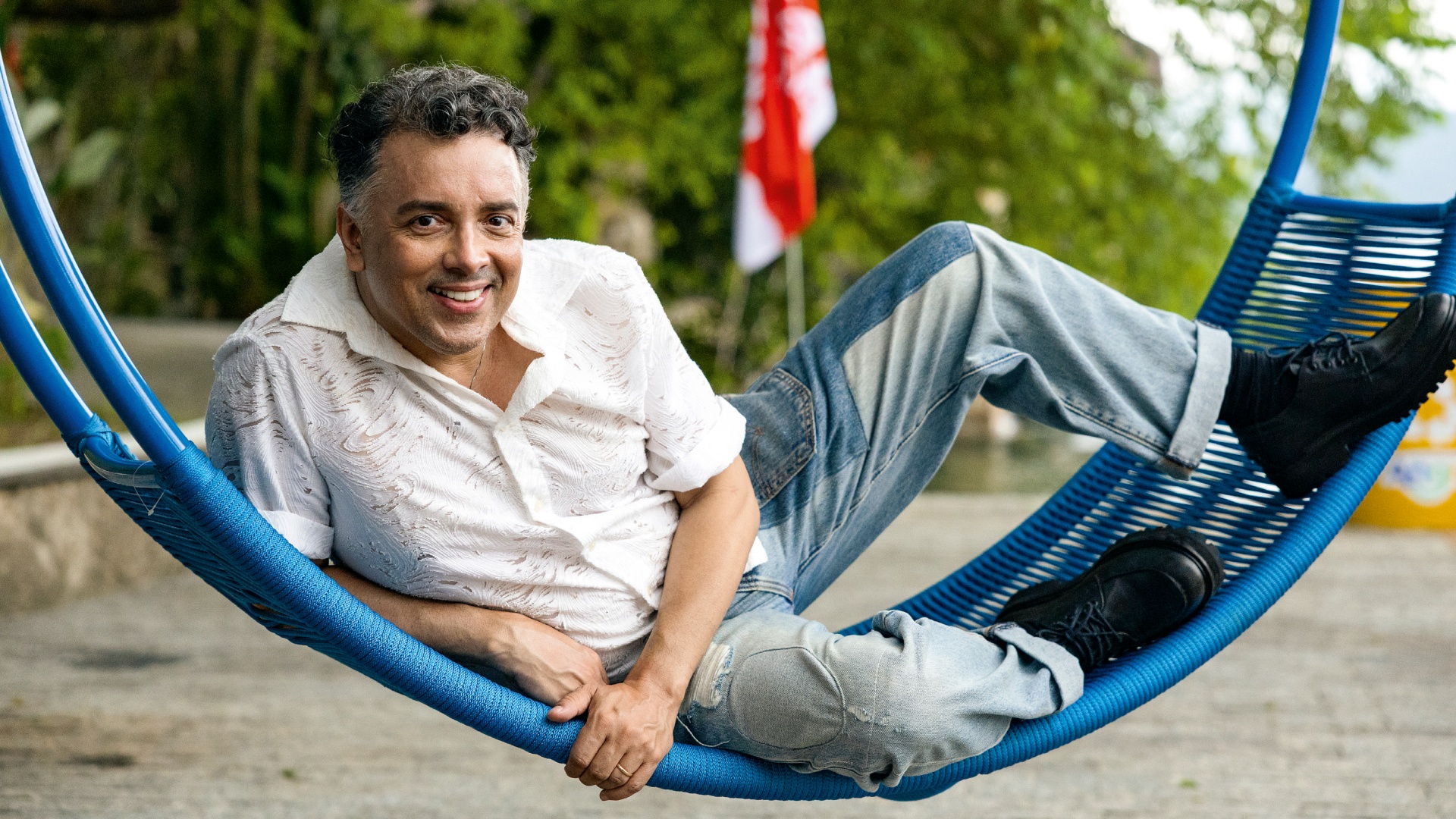Rodrigo Fagundes celebra encerramento de ciclo e fala de amor duradouro: ‘A gente se escolhe todo dia’