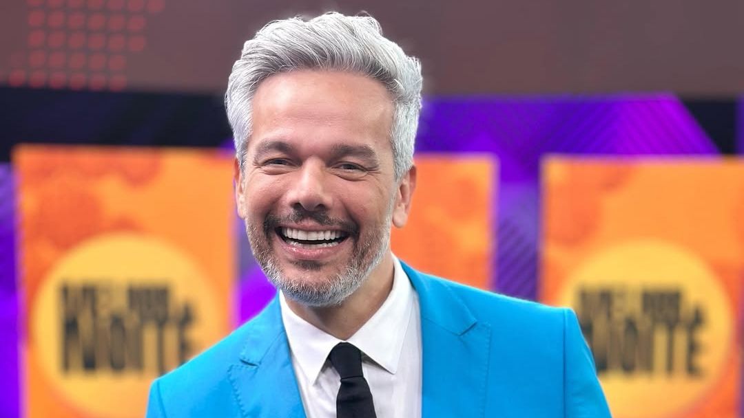 Otaviano Costa chega aos 52 anos; artista foi animador de plateia na Globo antes da fama
