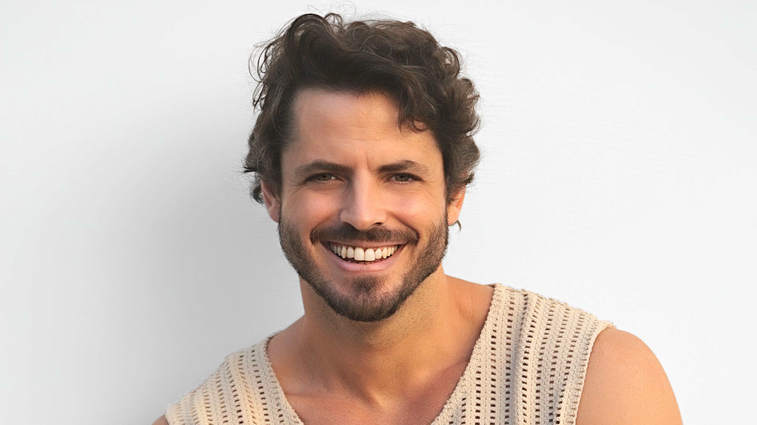 Gabriel Barreto avalia estreia na televisão em série da Record: ‘Não senti pressão’