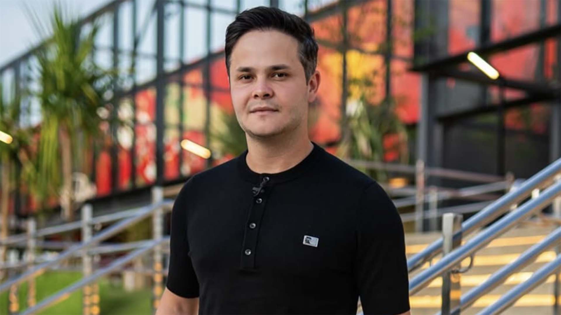 Sertanejo Matheus exibe extrato de conta bancária após furto