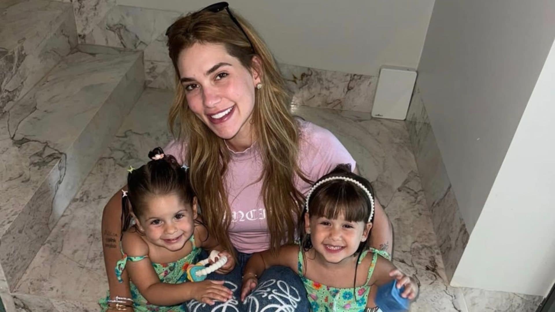 Virginia mostra o que as filhas fizeram com carros da família: ‘Com tudo’