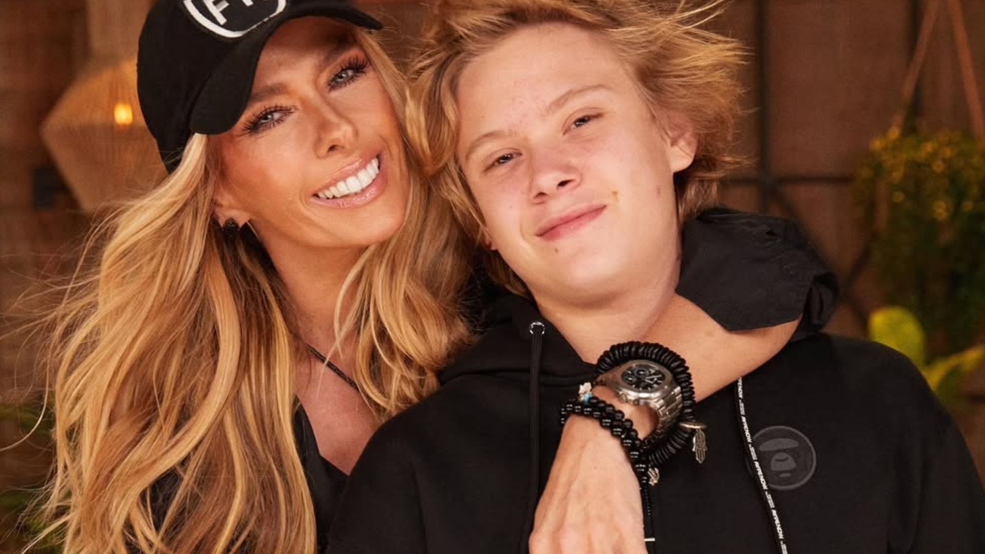 Adriane Galisteu explica por que não tem mais filhos: ‘Sozinha nesse rolê’