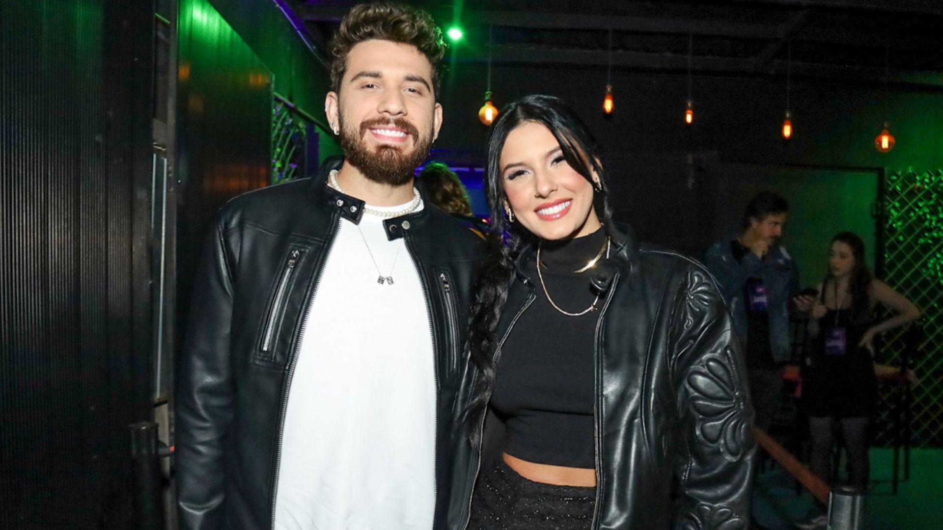 Ana Castela e Gustavo Mioto trocam provocações nas redes: ‘Não tem coragem’
