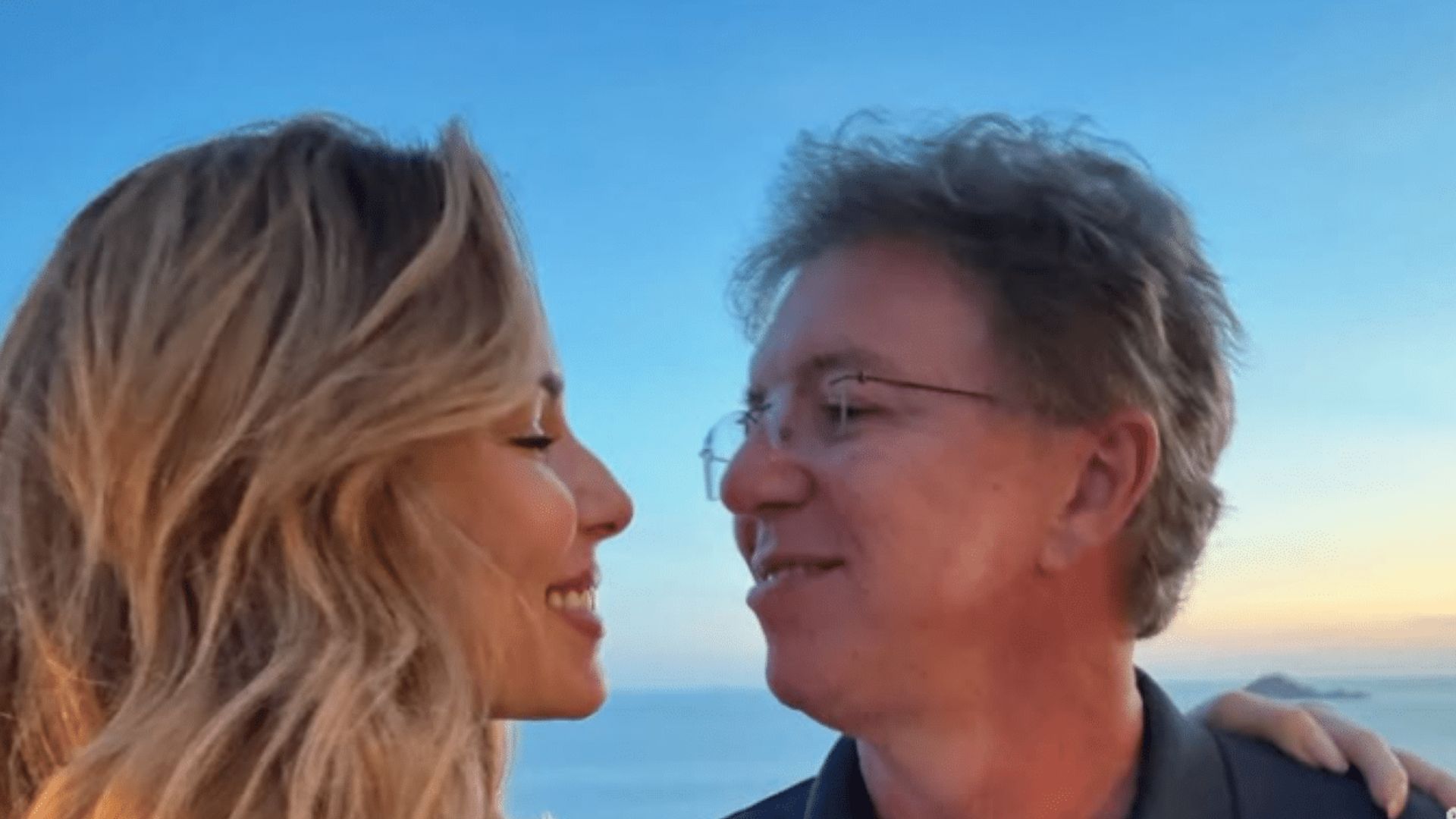 Ana Furtado relembra momentos românticos com o marido e cita vontade