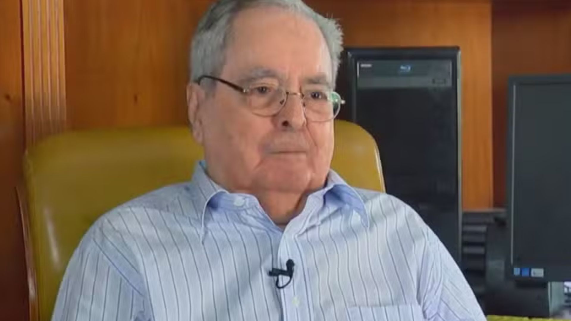 Benedito Ruy Barbosa deixa hospital após um mês internado em SP