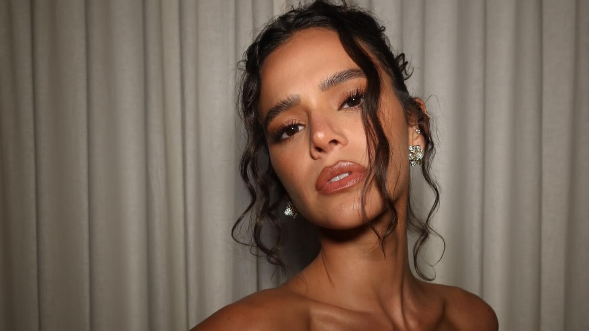 Internautas reagem a pedido de Bruna Marquezine na web: ‘Parecendo uma pobre’