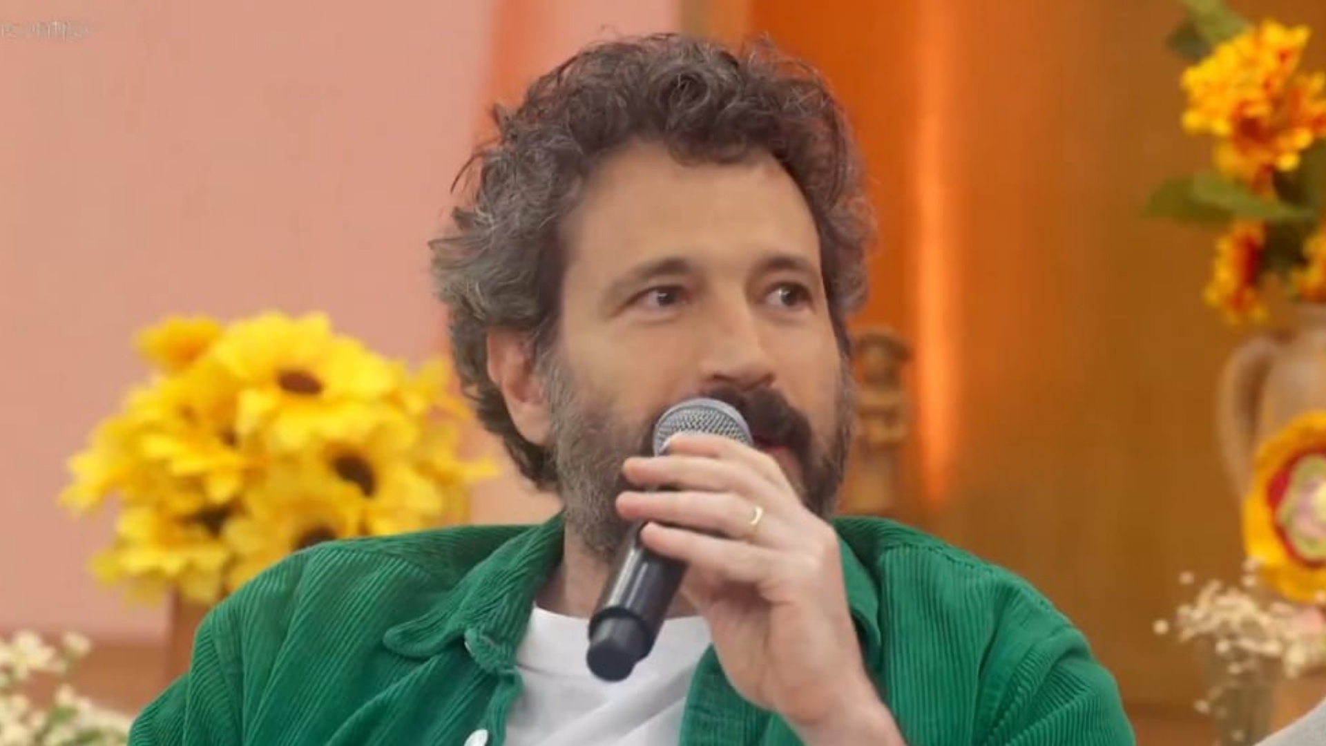 Vai parar de atuar? Caco Ciocler fala sobre nova profissão