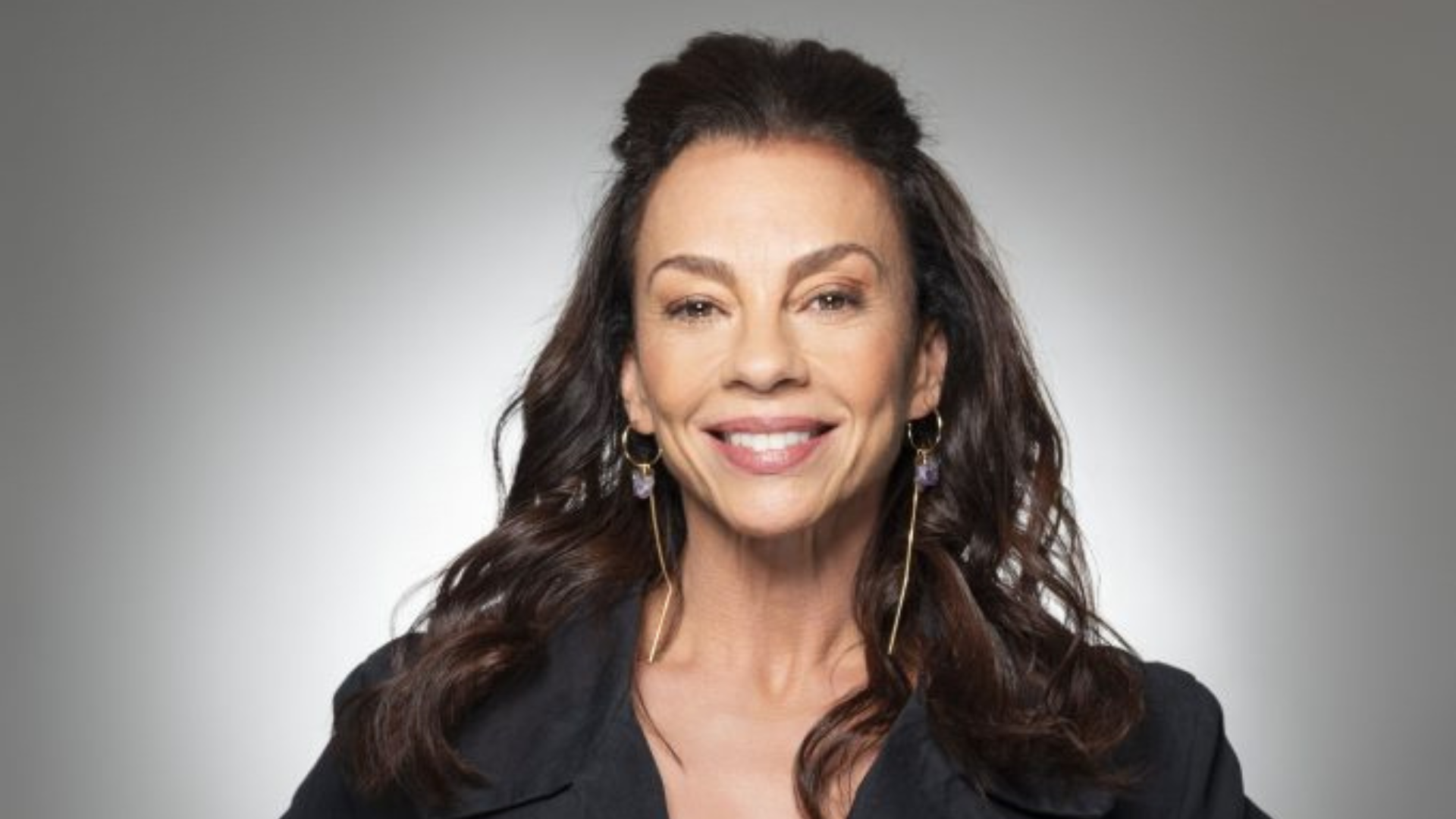 Carla Marins reflete sobre o processo de envelhecimento: ‘Perigoso’