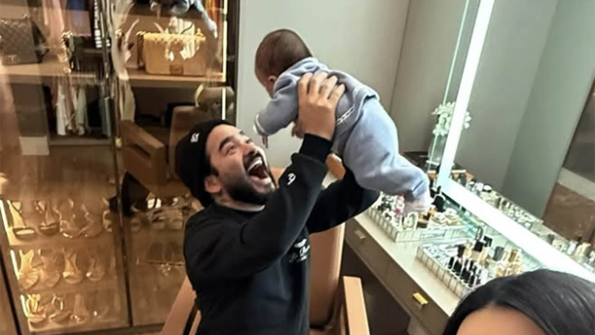 Yudi Tamashiro exibe a decoração de sua casa luxuosa. Conheça