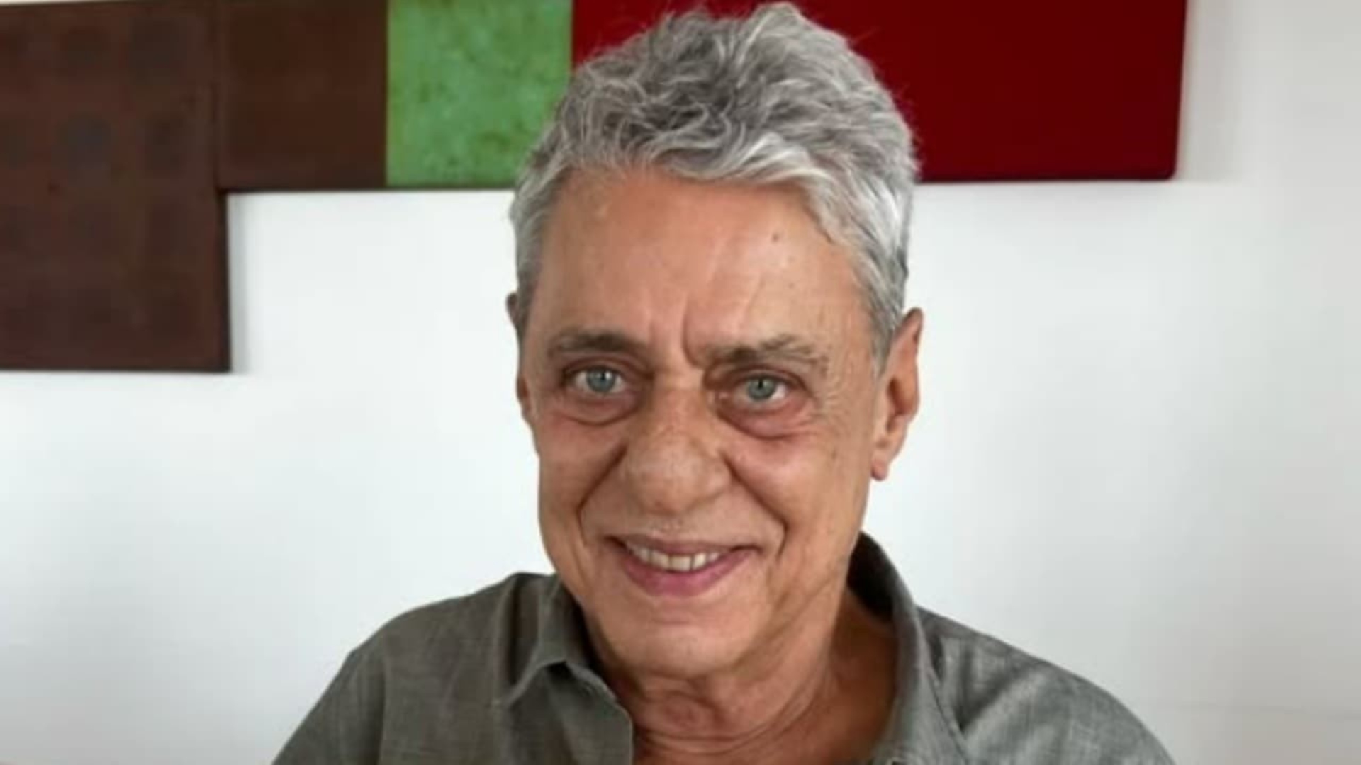 Médico explica situação de Chico Buarque após cirurgia e alerta: “Acompanhamento contínuo”